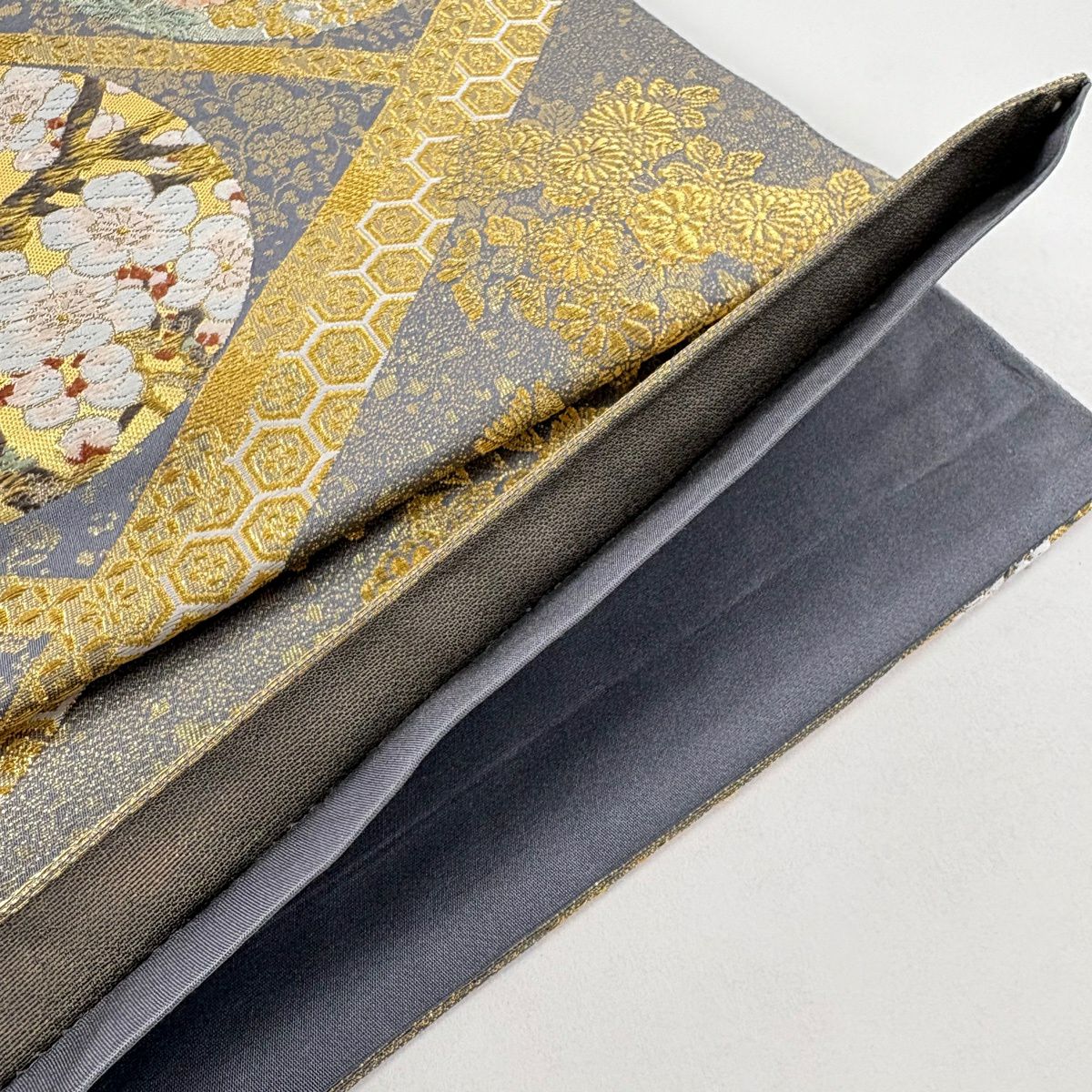 【美品】 袋帶 秀品級 關西仕立 草花紋紋 鳥 金絲 金金箔 灰色 六通 純蠶絲