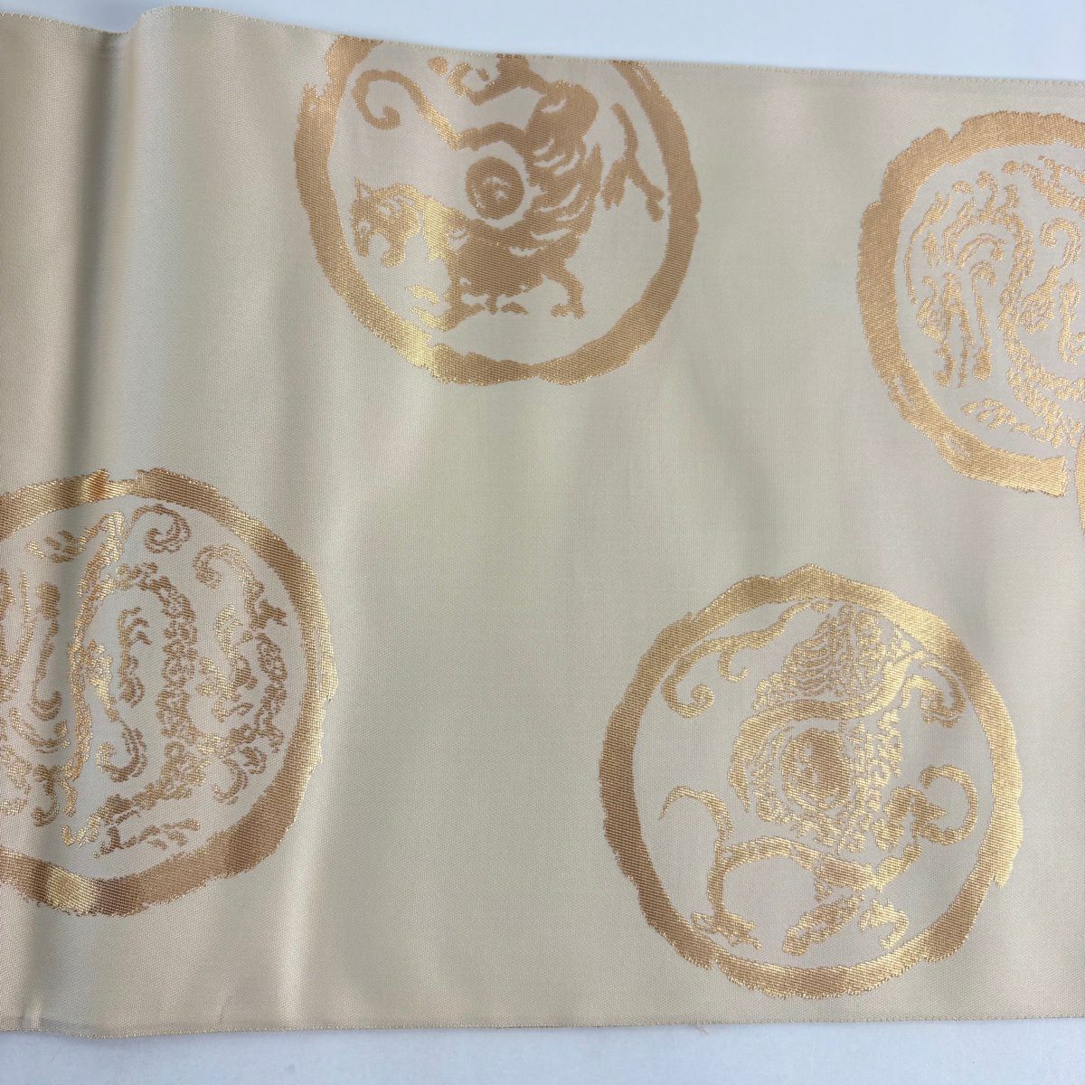 【美品】 袋帶 秀品級 玄武 青龍 朱雀 白虎 圓文 四神 金銀彩 米色 大鼓圖案 純蠶絲