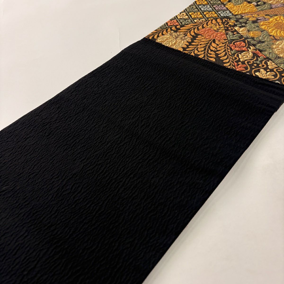 【美品】 袋帶 秀品級 草花紋 花菱 金金箔 金絲 墨色 六通 純蠶絲