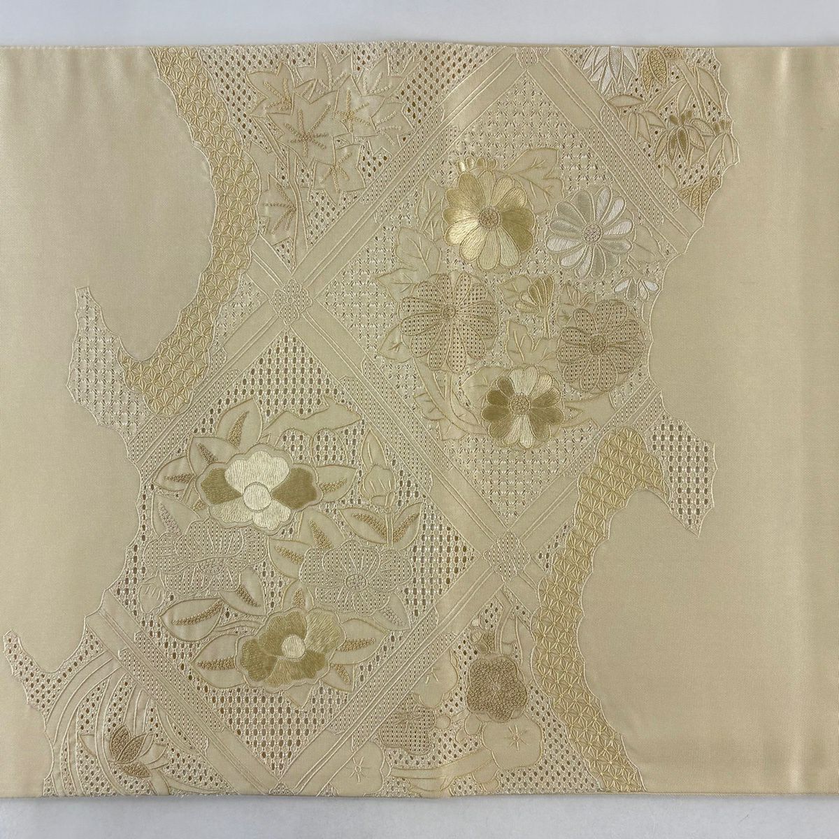 【美品】 袋帶 秀品級 花丸紋 菊花 刺繡 奶油色 お太鼓圖案 純蠶絲
