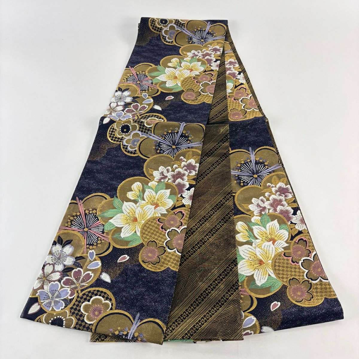 【美品】 袋帶 秀品級 草花紋紋 梅花 金金箔 刺繡 紫 全通 純蠶絲