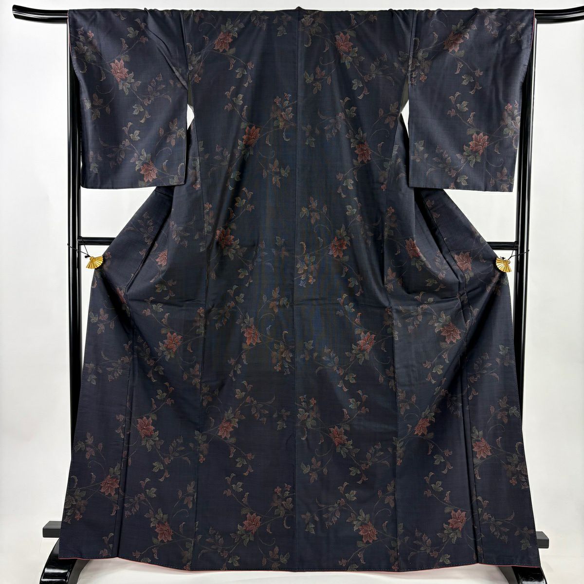 【美品】 大島紬織 身長168.5cm 袖長68cm L 雙層 純泥染 證書附帶 草花紋紋 深藍 純蠶絲 優品級
