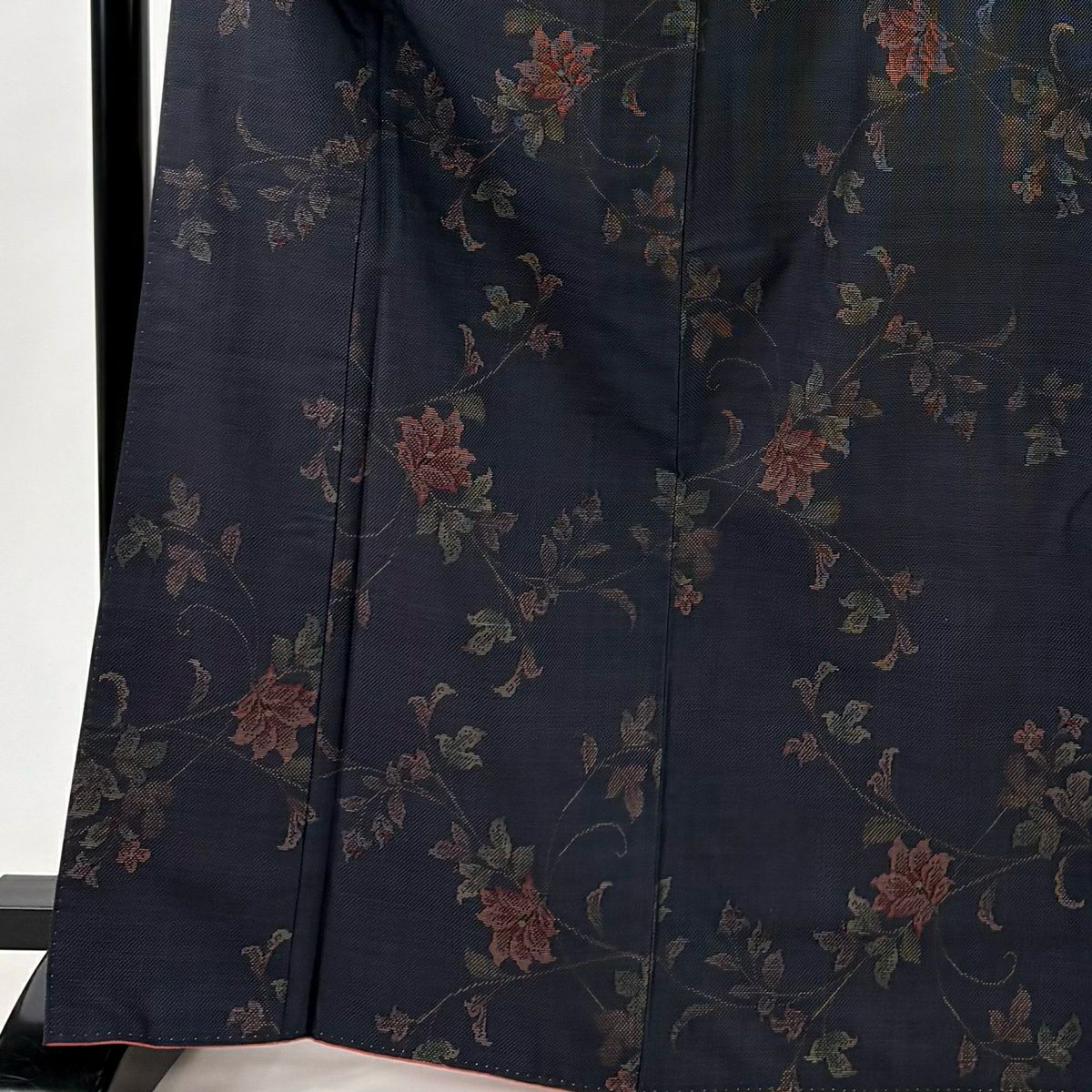 【美品】 大島紬織 身長168.5cm 袖長68cm L 雙層 純泥染 證書附帶 草花紋紋 深藍 純蠶絲 優品級