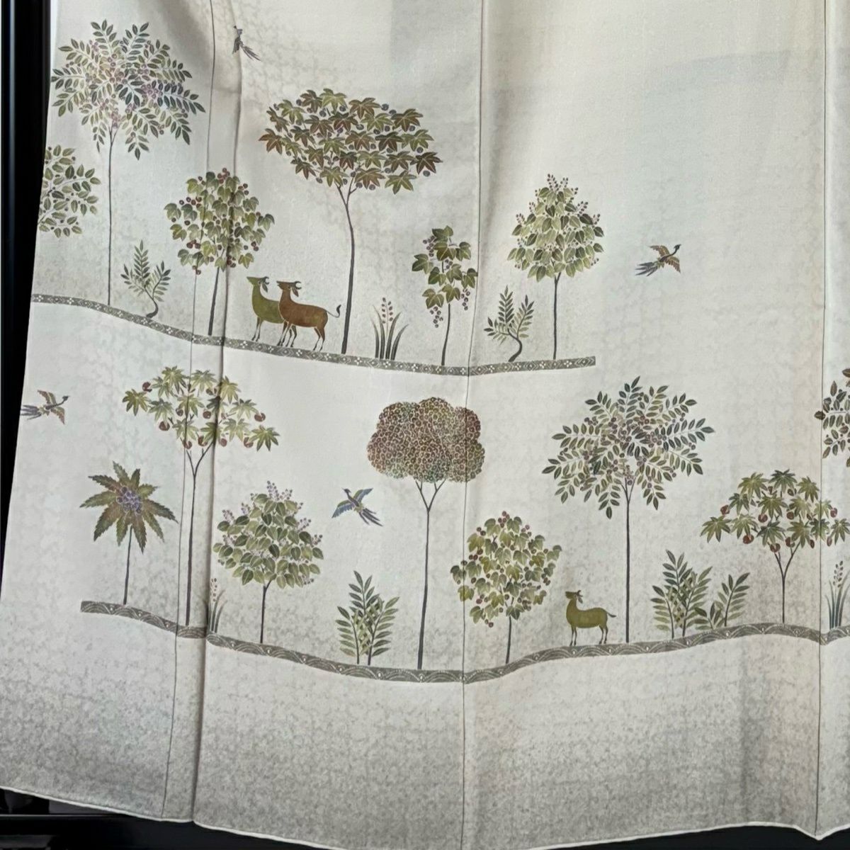 【美品】訪問服 身長160cm 袖長66cm M 雙層 落款あり 樹木 動物 米色 純蠶絲 秀品級 一つ紋