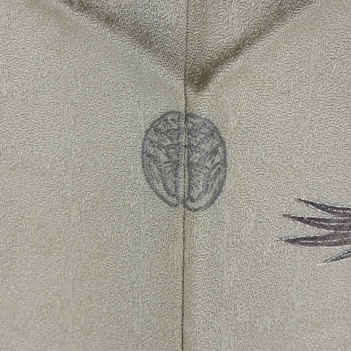 【美品】訪問服 身長160cm 袖長66cm M 雙層 落款あり 樹木 動物 米色 純蠶絲 秀品級 一つ紋