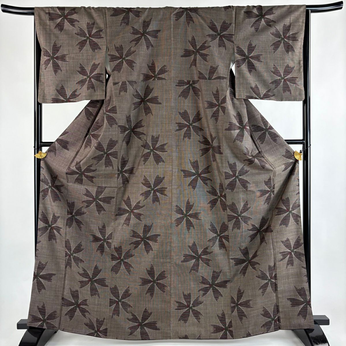 【美品】 大島紬織 身長166cm 袖長67cm M 雙層 純泥染 證書附帶 花紋 焦茶 純蠶絲 優品級