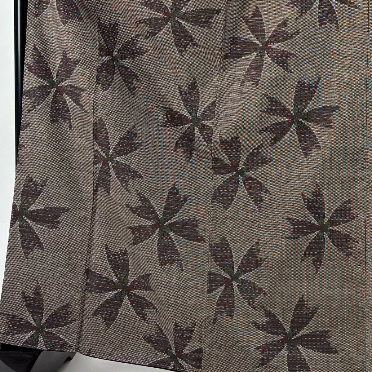 【美品】 大島紬織 身長166cm 袖長67cm M 雙層 純泥染 證書附帶 花紋 焦茶 純蠶絲 優品級