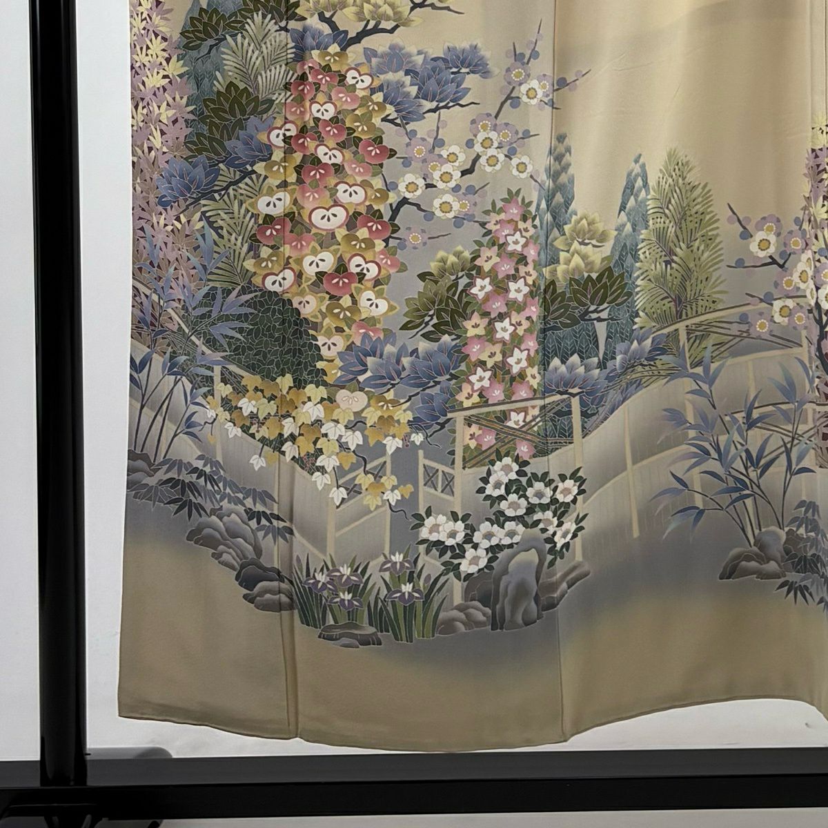 【美品】 留袖禮服禮服 身長154cm 袖長64cm M 雙層 岡村蒼風 ますいわ屋 落款あり 橘 枝梅花 染分 ぼかし 米色 純蠶絲 秀品級 一つ紋