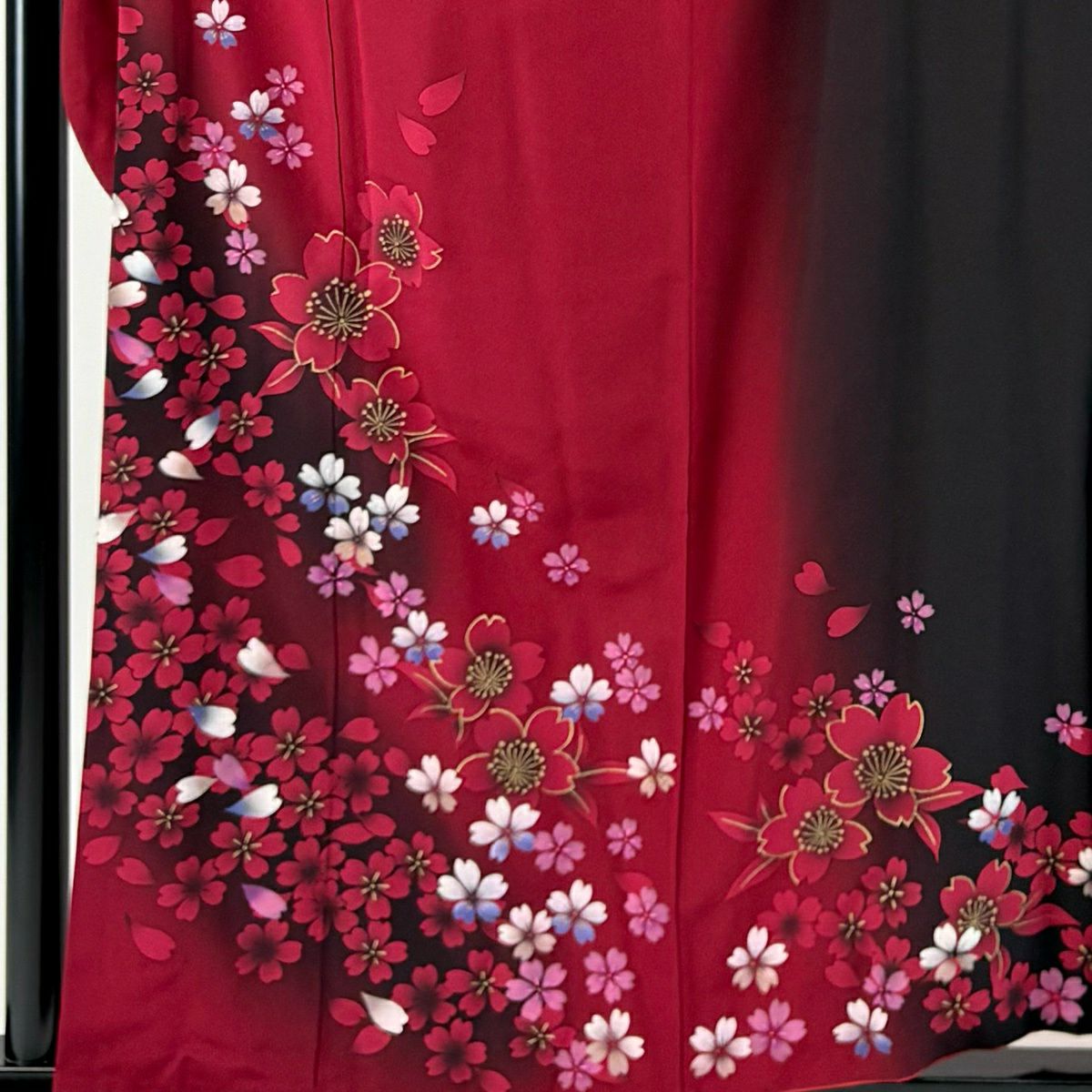 振袖禮服 身長158cm 袖長65.5cm M 雙層 樱花花瓣 金彩裝飾 漸層 深紅色 純蠶絲 優品級