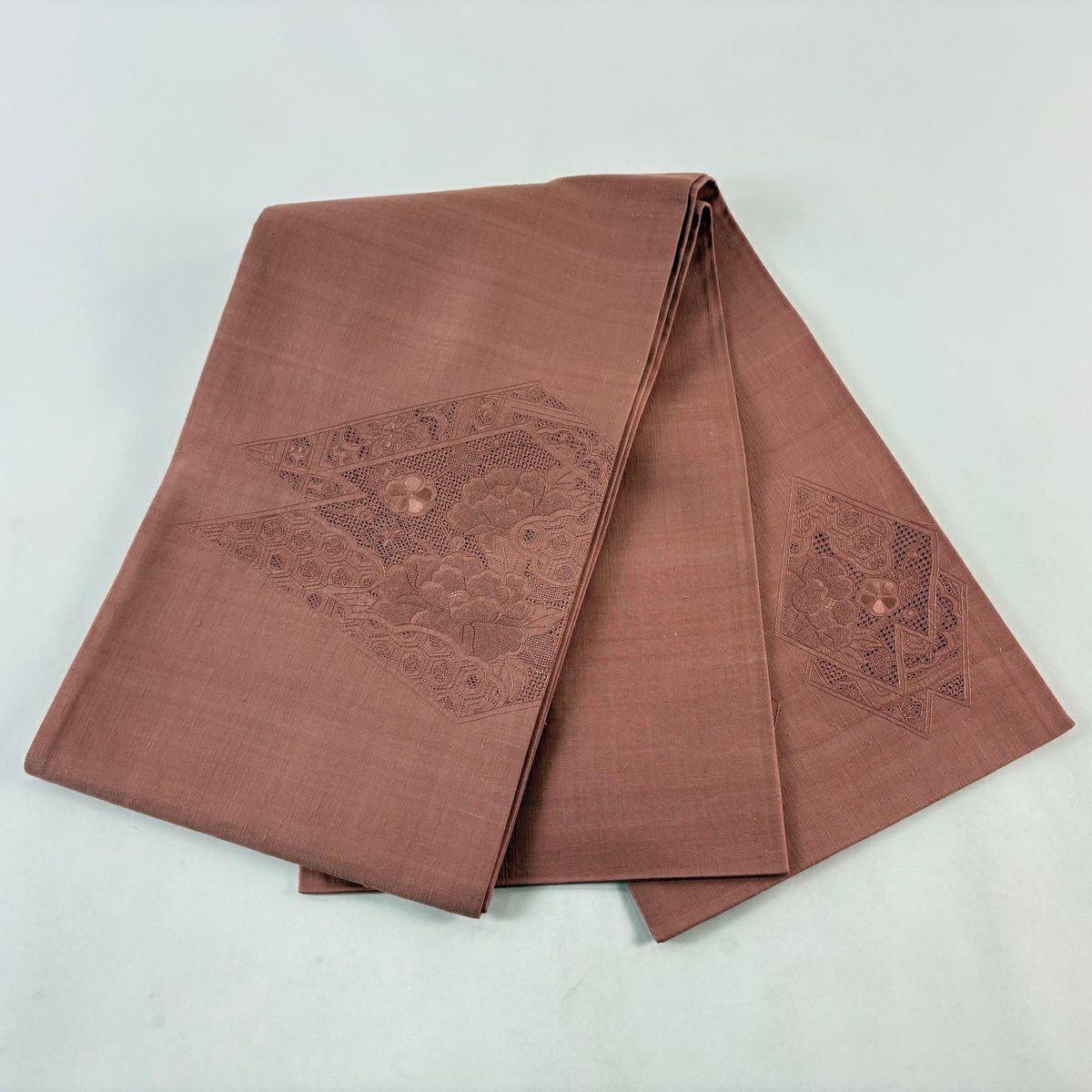 【美品】 袋帶 秀品級 紬織織 牡丹 龜甲 刺繡 粉米色 大鼓圖案 純蠶絲