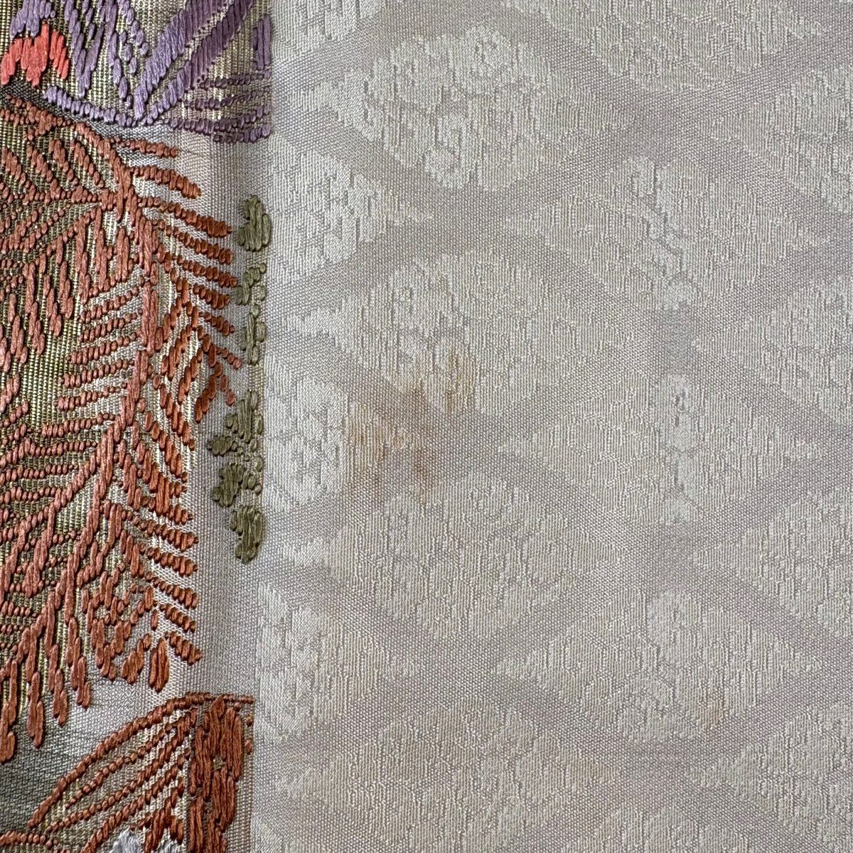 【美品】 袋帶 秀品級 華紋 花丸文 金金箔 米色 六通 純蠶絲