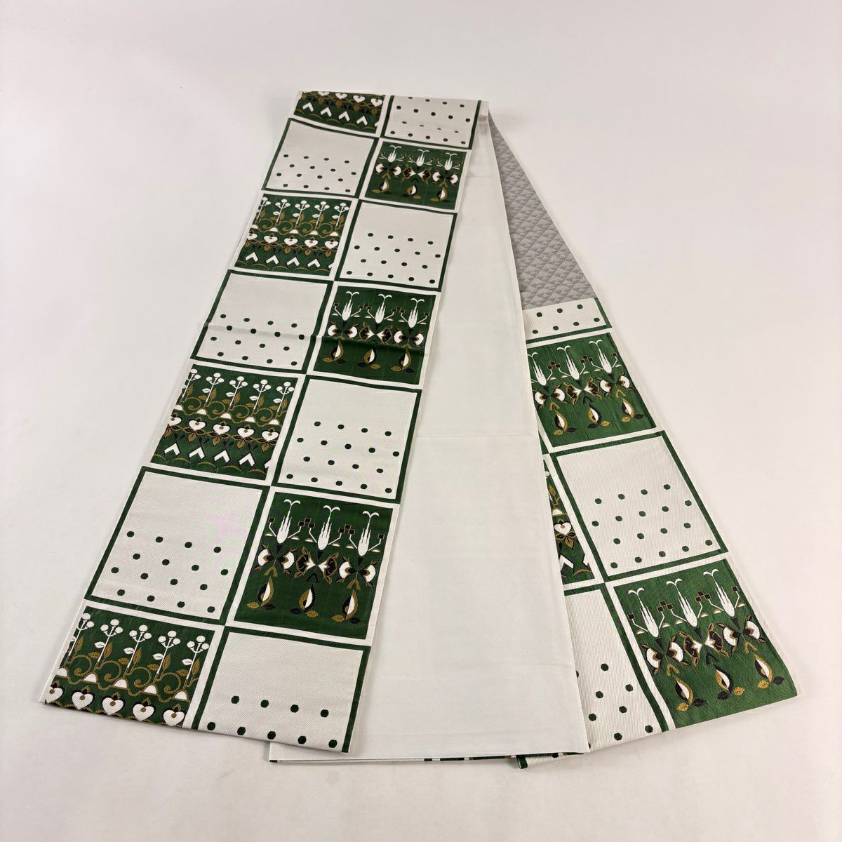 【美品】 袋帶 秀品級 風通織 草花紋 幾何學圖案 綠 六通 純蠶絲