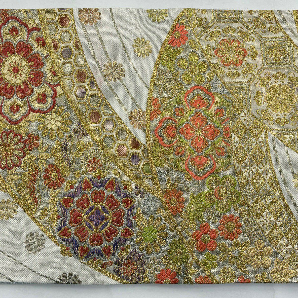【美品】 袋帶 秀品級 有落款 華紋 松樹竹子梅花 金金箔 奶油色 六通 純蠶絲