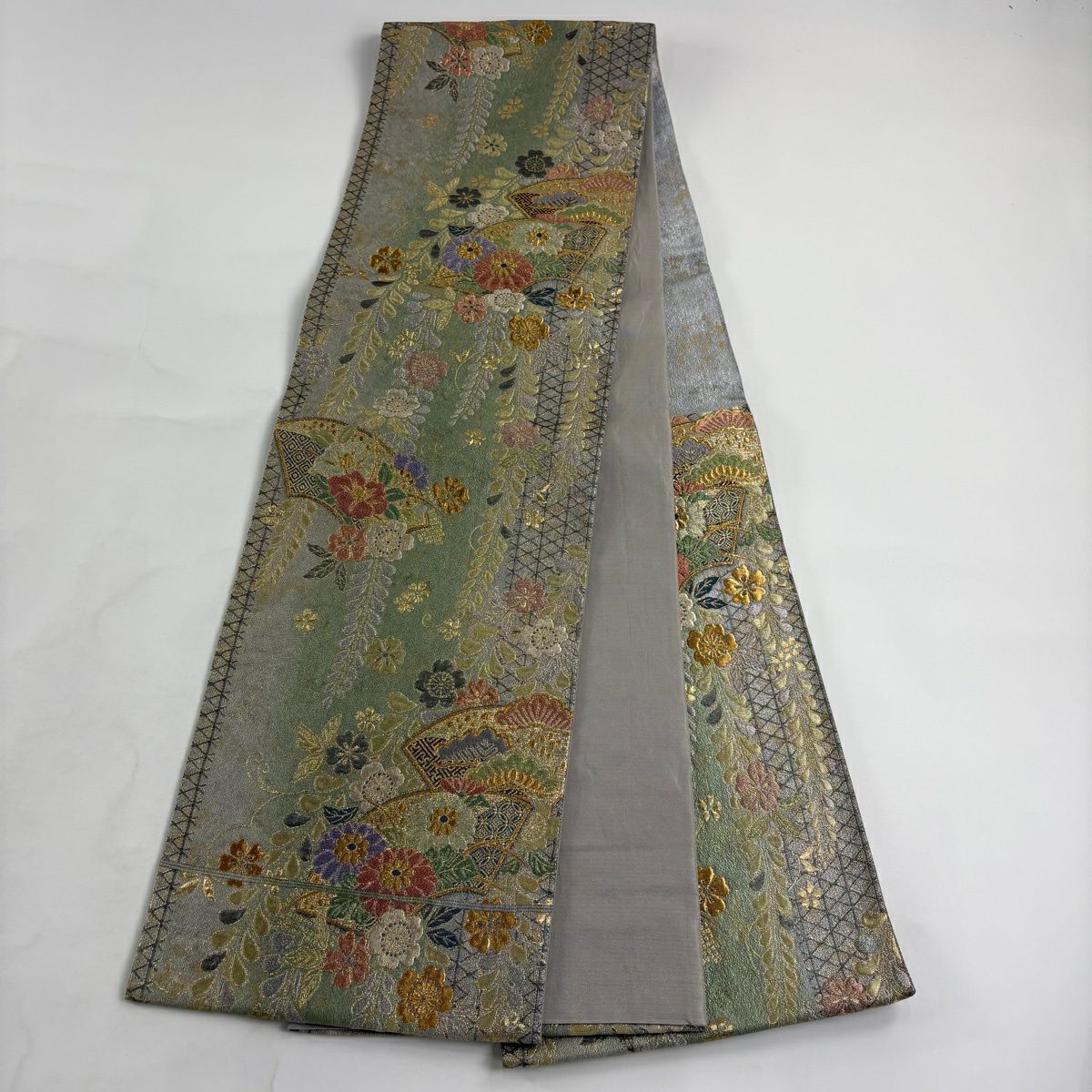 【美品】 袋帶 秀品級 扇子面 草花紋 金糸 金金箔 薄綠 六通 純蠶絲
