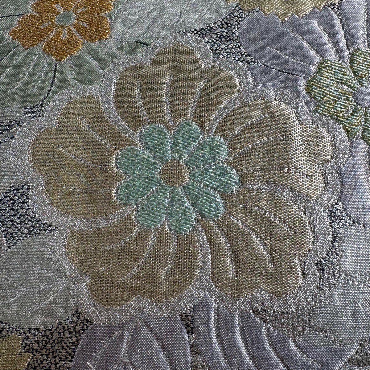 【美品】 袋帶 秀品級 草花紋 金銀彩 金金箔 銀 六通 純蠶絲