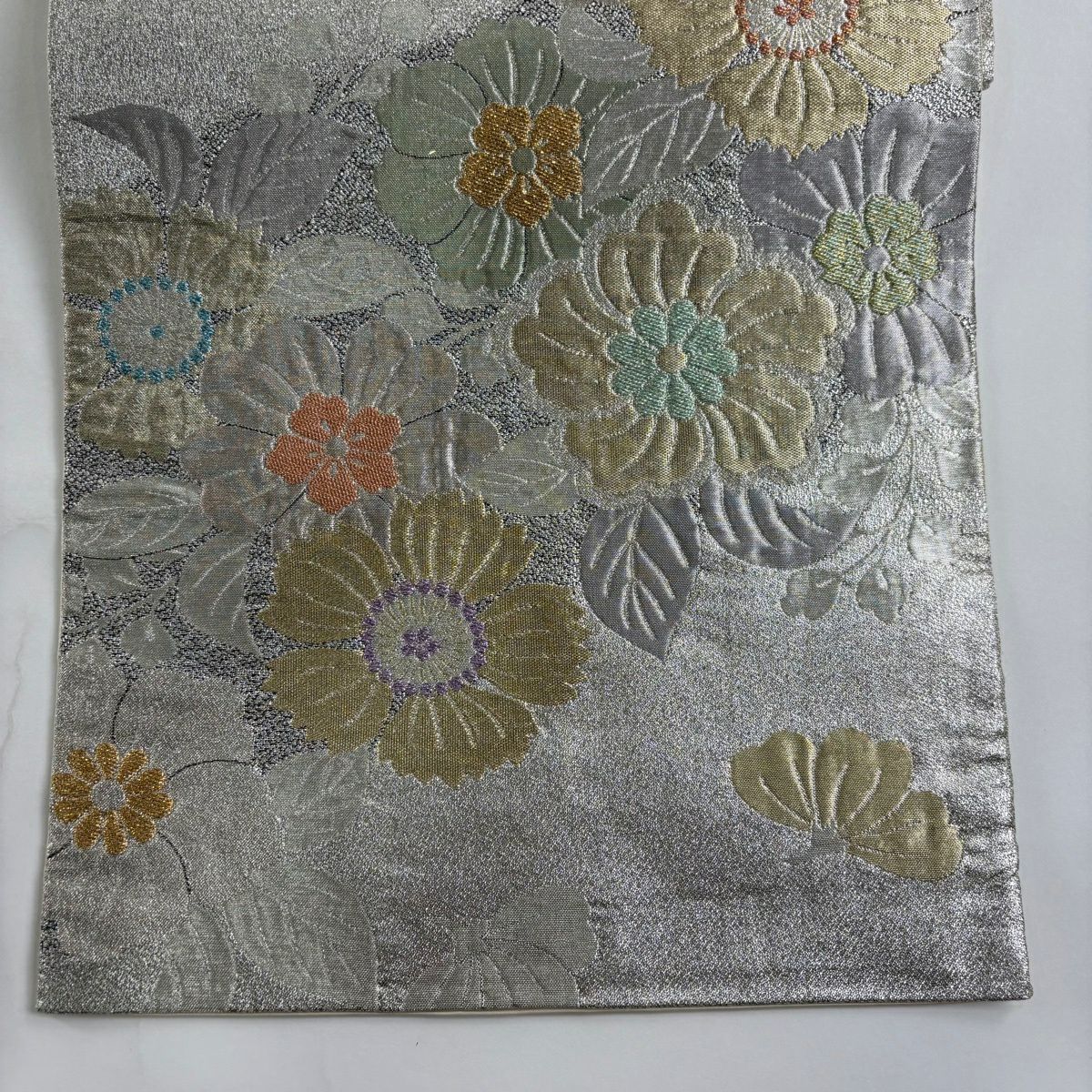 【美品】 袋帶 秀品級 草花紋 金銀彩 金金箔 銀 六通 純蠶絲