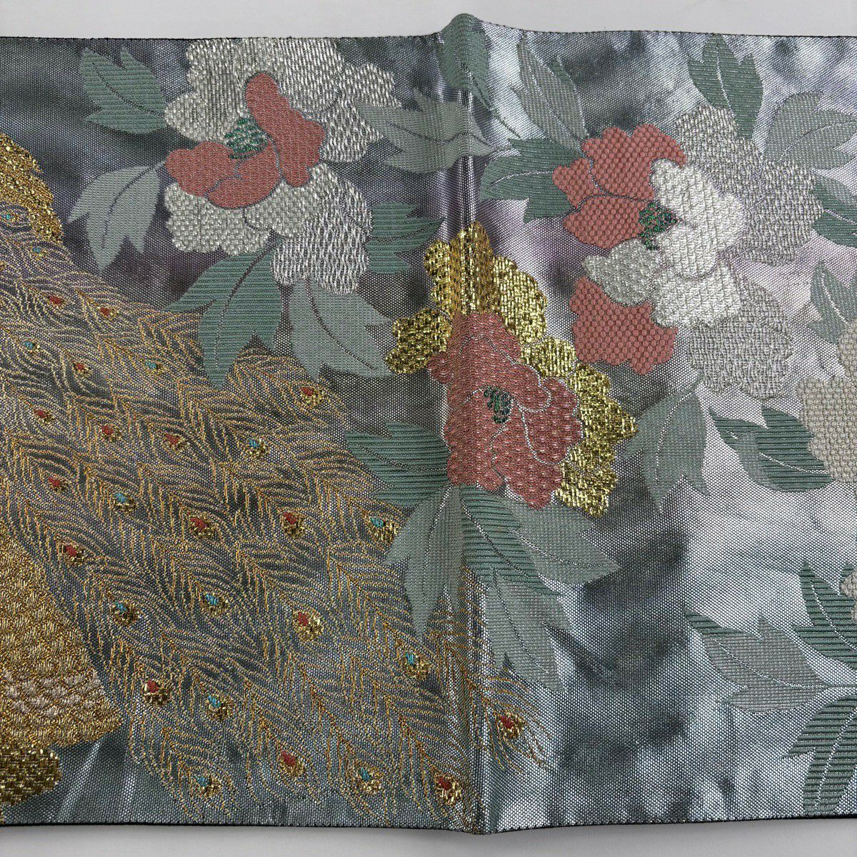 【美品】 袋帶 秀品級 孔雀 草花紋 金金箔 金銀彩 灰綠 六通 純蠶絲
