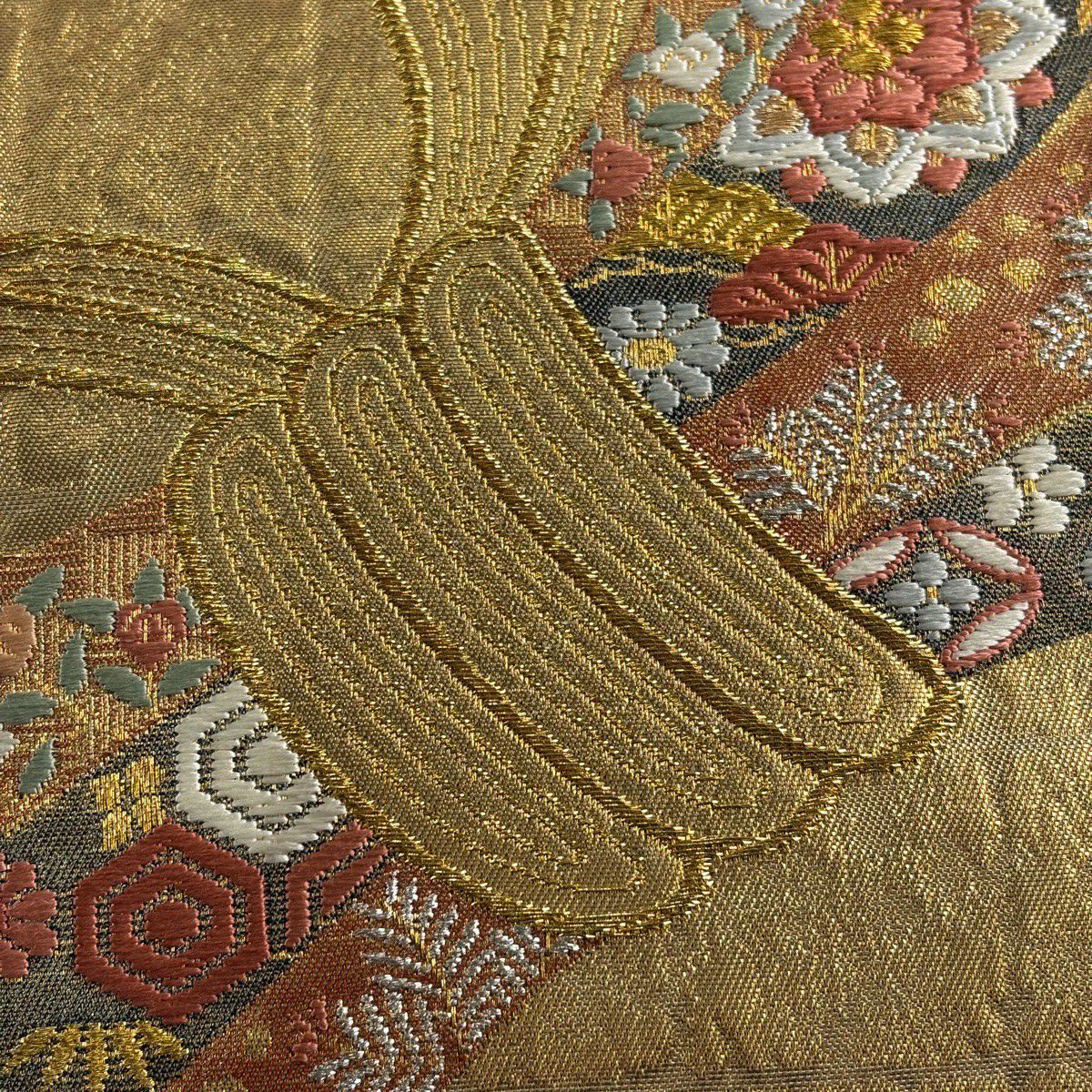【美品】 袋帶 秀品級 束捲熨斗紋 寶物滿載 金絲 金金箔 金色 六通 純蠶絲