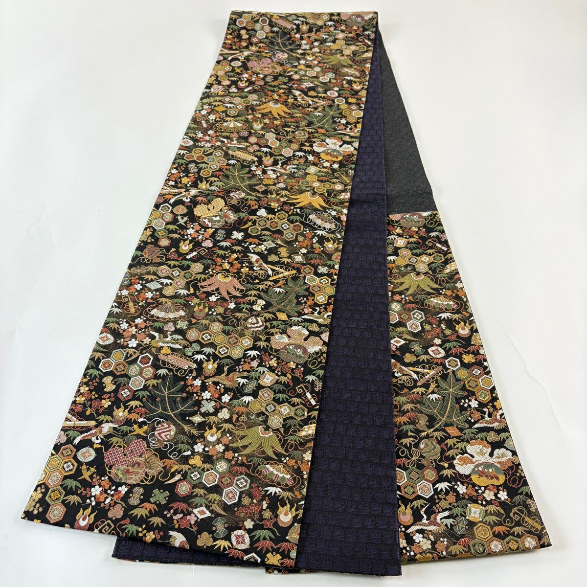 【美品】 袋帶 逸品級 寶盡くし 松樹竹子梅花 金金箔 金絲 黑 六通 純蠶絲