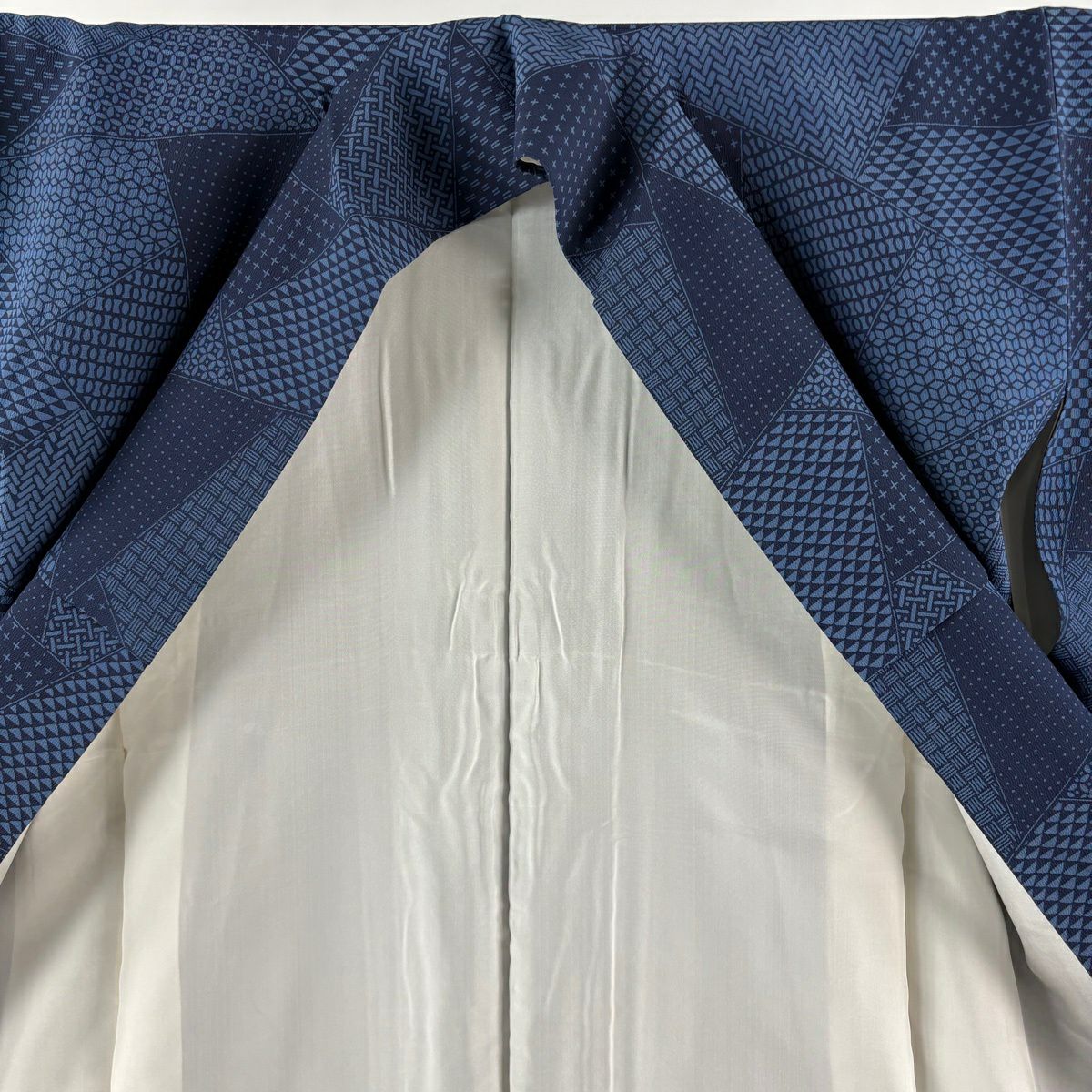 【美品】 小紋 身長162.5cm 袖長63cm S 雙層 名古屋帶套裝 落款あり 寄せ柄 鱗 深藍 純蠶絲 名品級