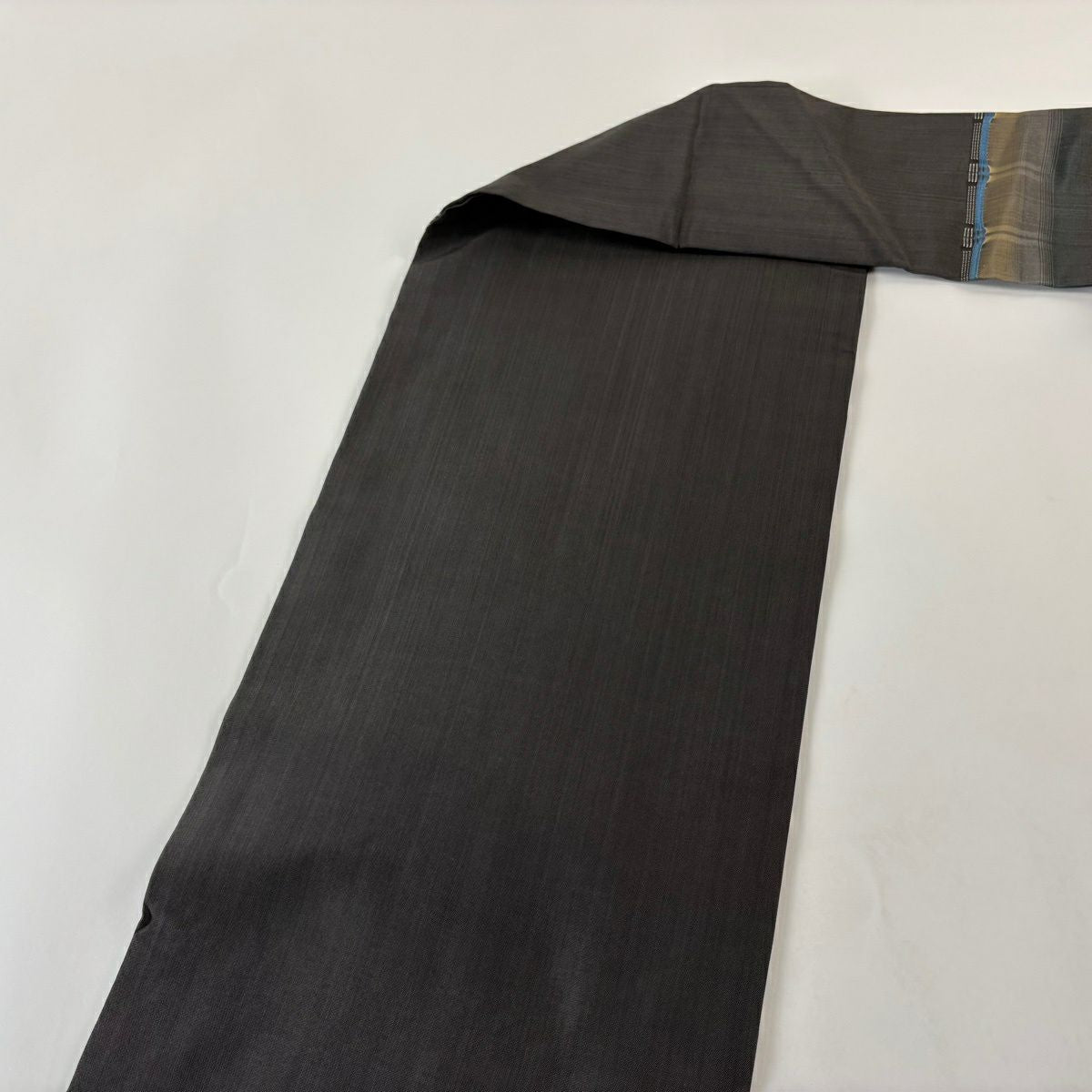 【美品】名古屋帶 逸品級 藤山千春 吉野間道 黑灰 純蠶絲