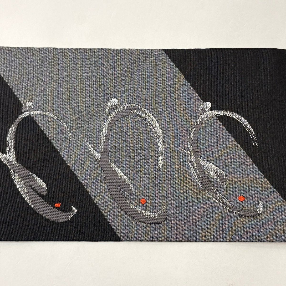 【美品】名古屋帶 優品級 兔子刺繡 黑色 純蠶絲