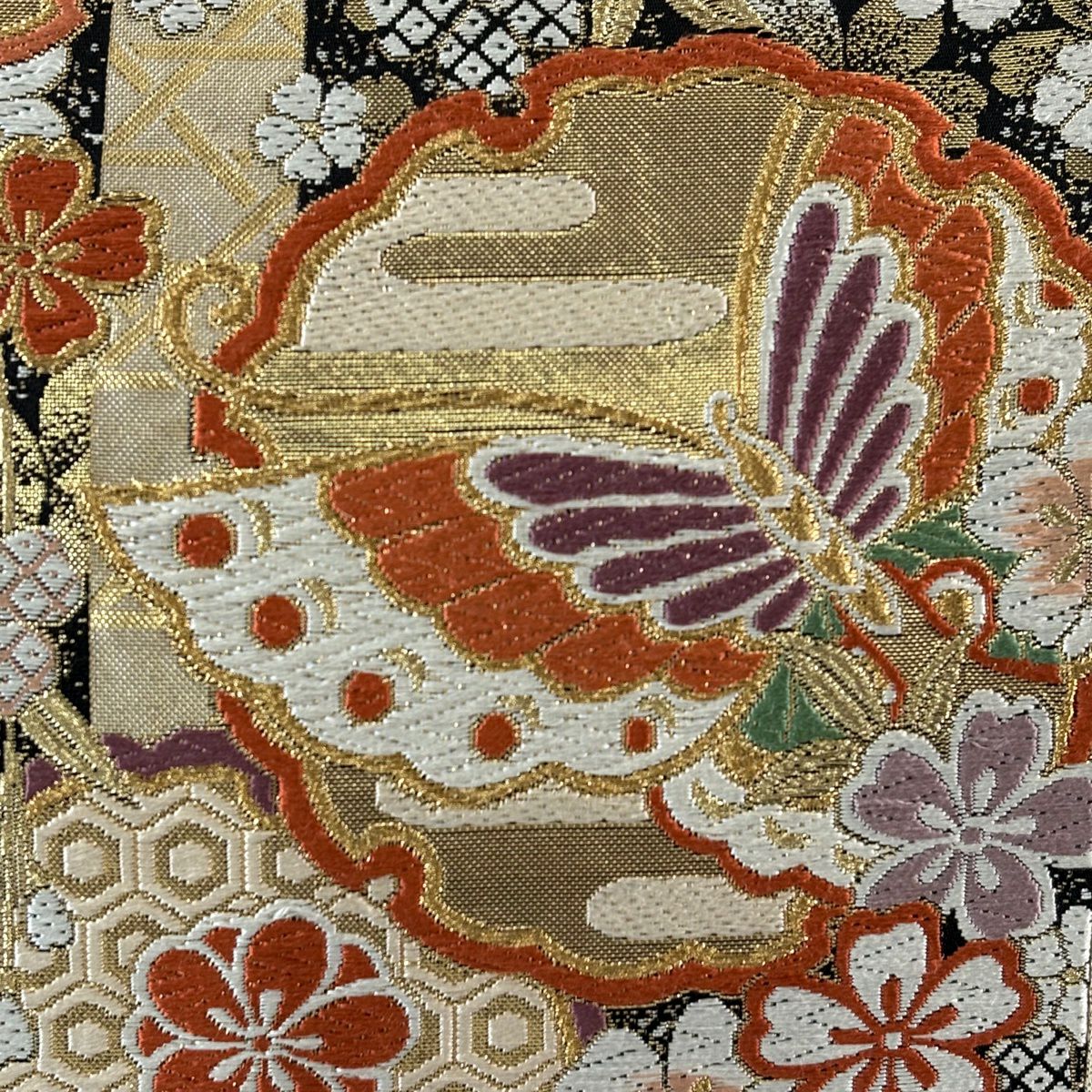 【美品】 袋帶 秀品級 雪輪 蝶 唐織 金金箔 黑 六通 純蠶絲