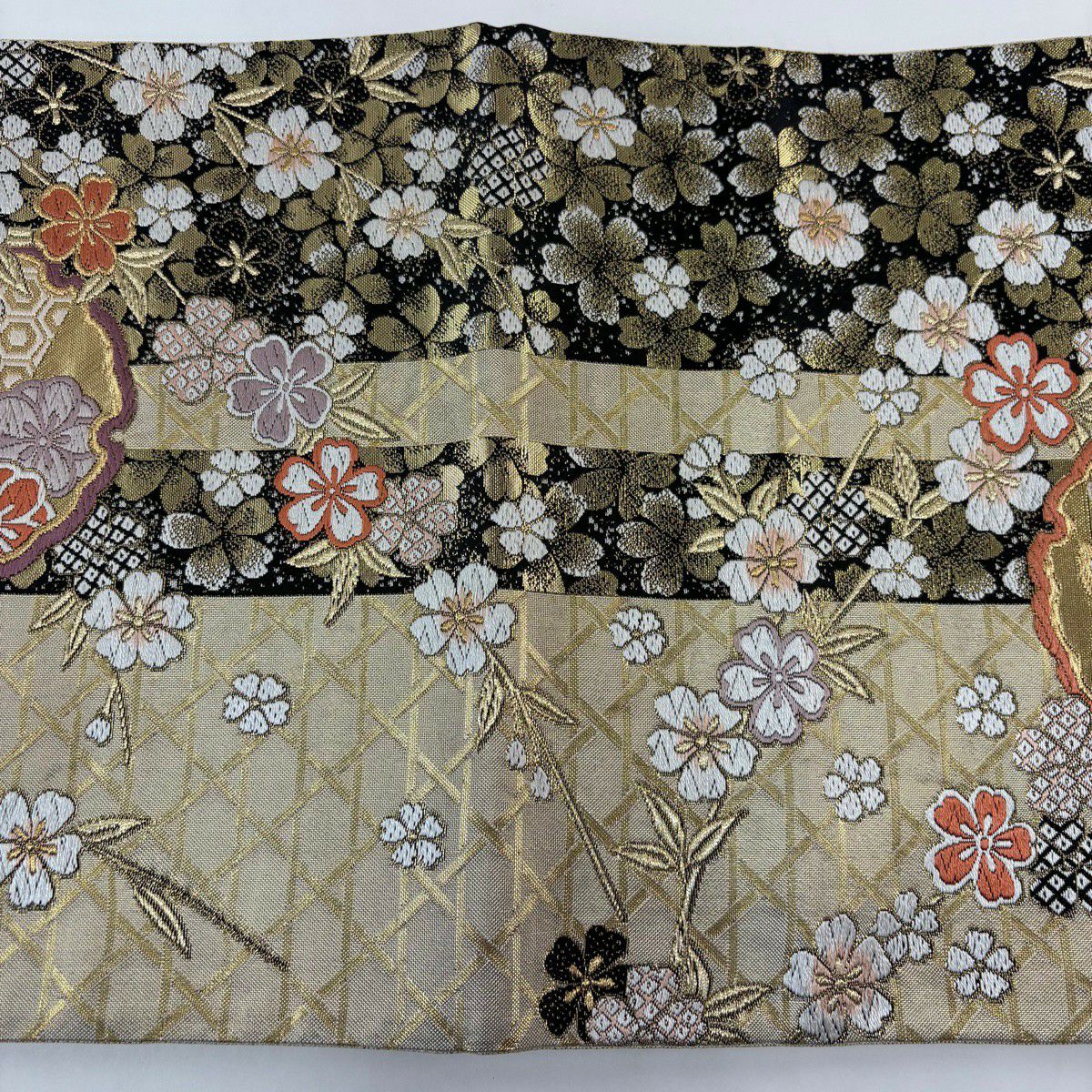 【美品】 袋帶 秀品級 雪輪 蝶 唐織 金金箔 黑 六通 純蠶絲