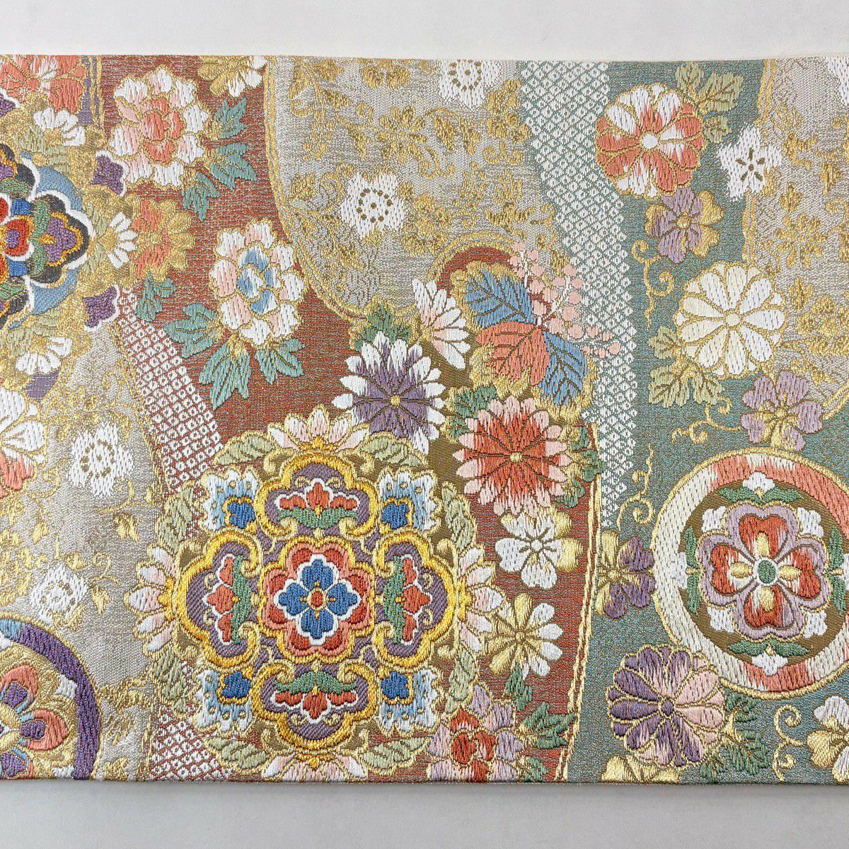 【美品】 袋帶 秀品級 關西仕立 華紋 草花紋 金銀彩 灰白 六通 純蠶絲