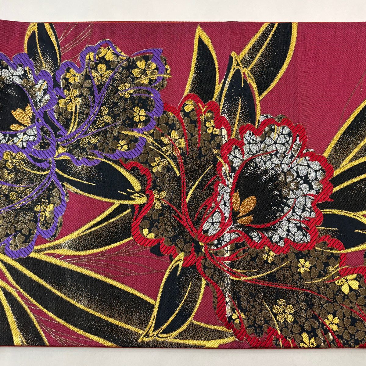 【美品】 袋帶 秀品級 振袖禮服禮服用 草花紋 金糸 金金箔 深紅色 六通 純蠶絲