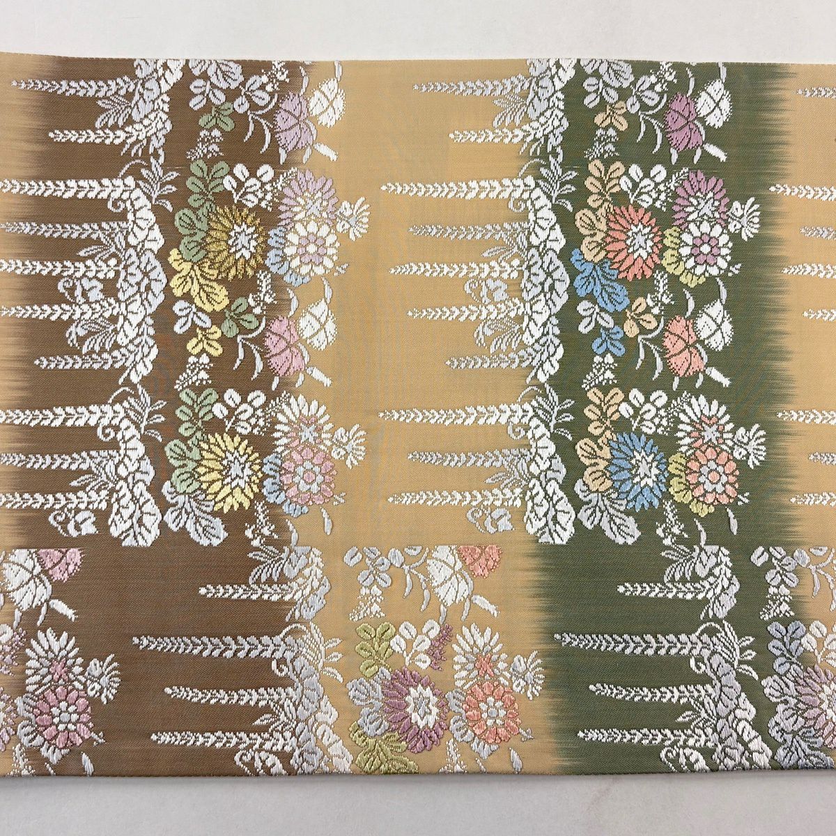 【美品】 袋帶 秀品級 草花紋紋 藤 金絲 米色 六通 純蠶絲