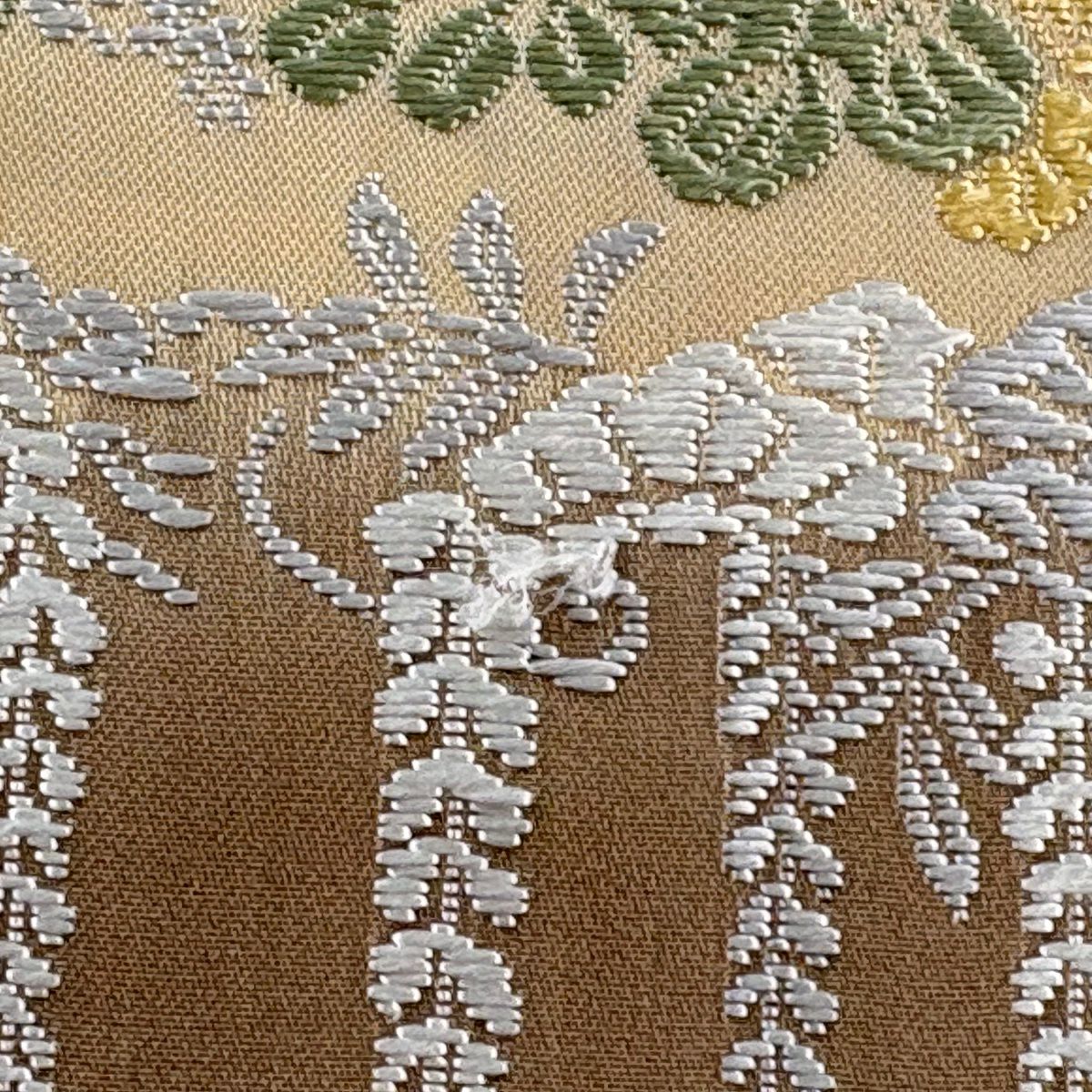 【美品】 袋帶 秀品級 草花紋紋 藤 金絲 米色 六通 純蠶絲