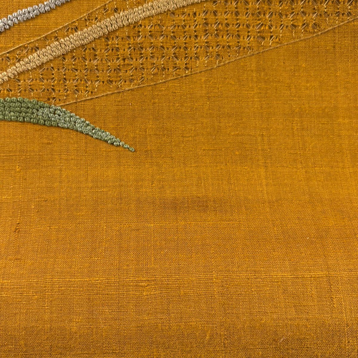 名古屋帶 秀品級 紬織織 草花紋紋 流水刺繡 山吹茶 純蠶絲