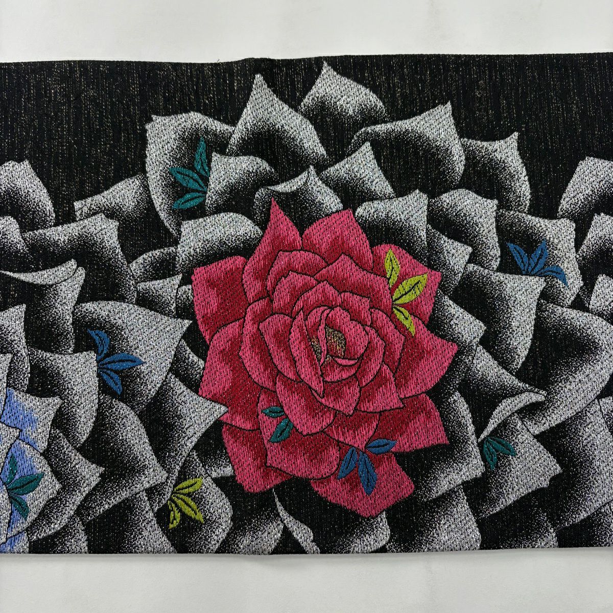 【美品】 袋帶 秀品級 草花紋紋 金金箔 黑 六通 純蠶絲
