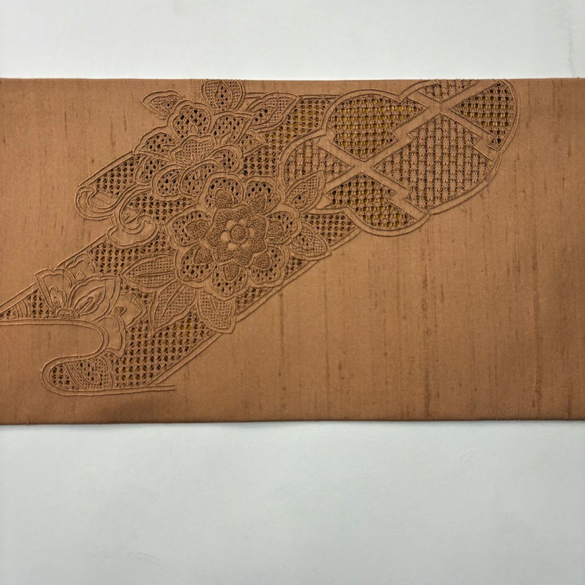 【美品】 名古屋帶 優品級 紬織織 雲文 草花紋 薄茶色 純蠶絲