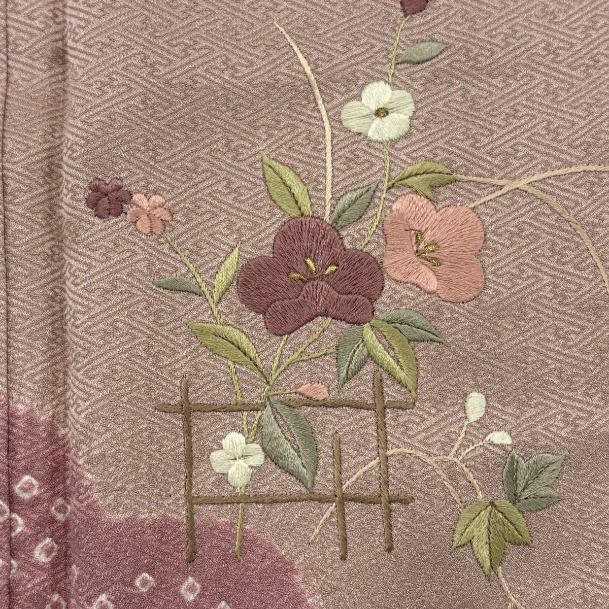 【美品】訪問服 身長157cm 袖長63cm S 雙層 草花紋紋 雲文 金糸刺繡 粉米色 純蠶絲 秀品級