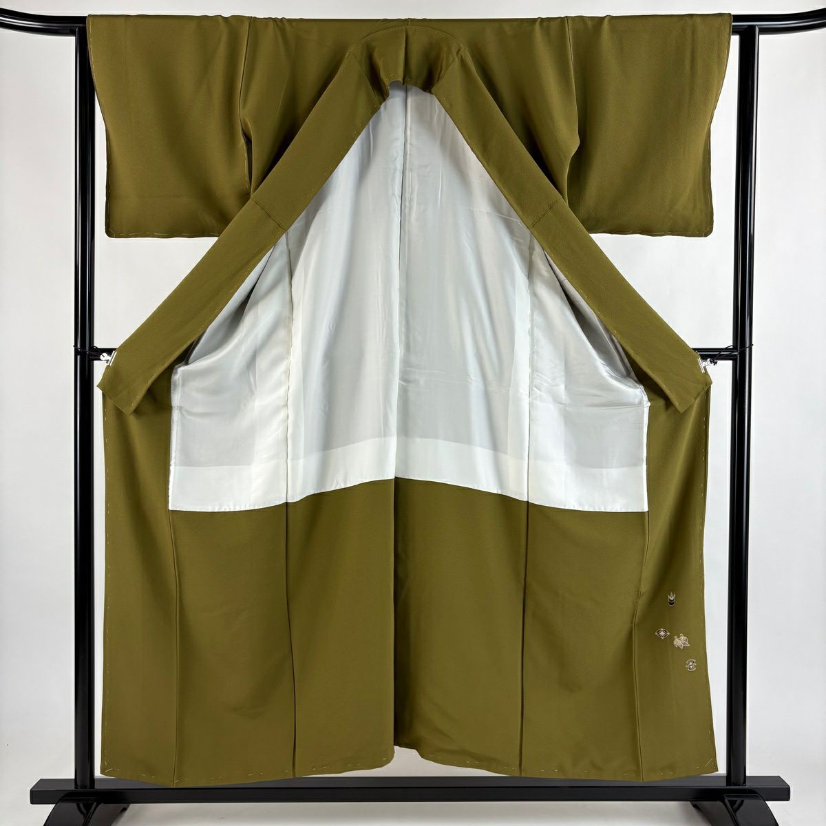 【美品】 留袖禮服禮服 身長154.5cm 袖長63.5cm S 雙層 寶盡くし 松樹 金絲 金銀彩 鶯色 純蠶絲 秀品級 一つ紋