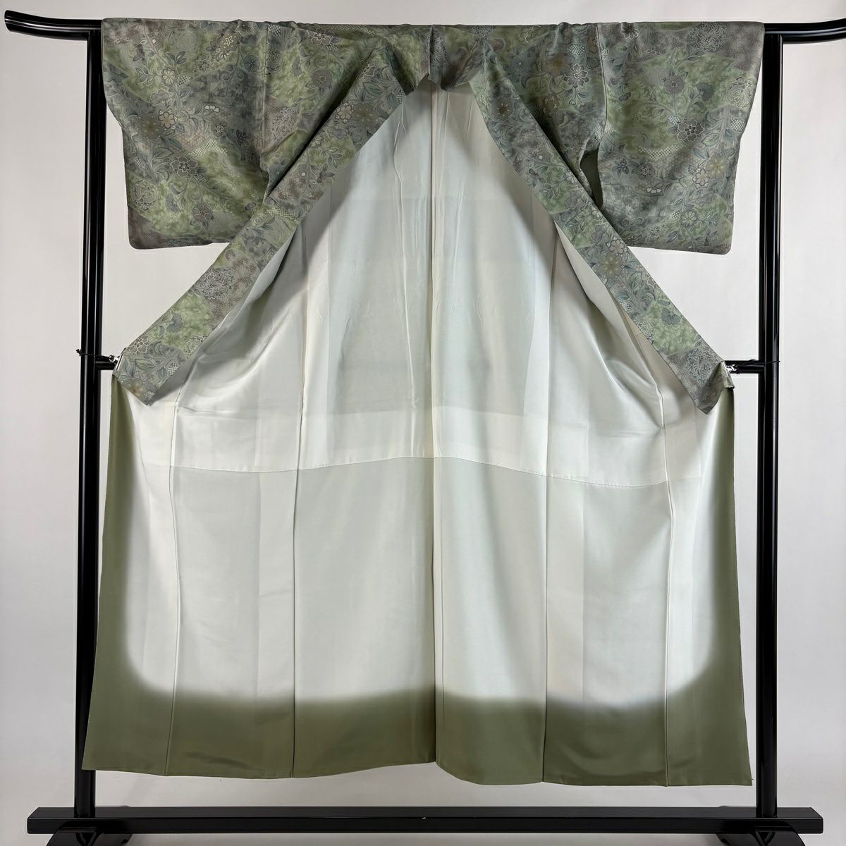 【美品】 小紋 身長151.5cm 袖長63.5cm S 雙層 大島紬織地 證書齊全 草花紋紋 流水 金銀彩 淺綠 純蠶絲 優品級