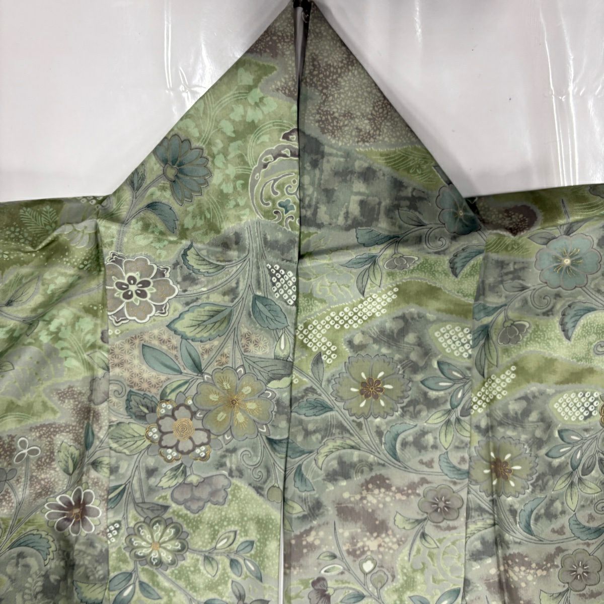 【美品】 小紋 身長151.5cm 袖長63.5cm S 雙層 大島紬織地 證書齊全 草花紋紋 流水 金銀彩 淺綠 純蠶絲 優品級