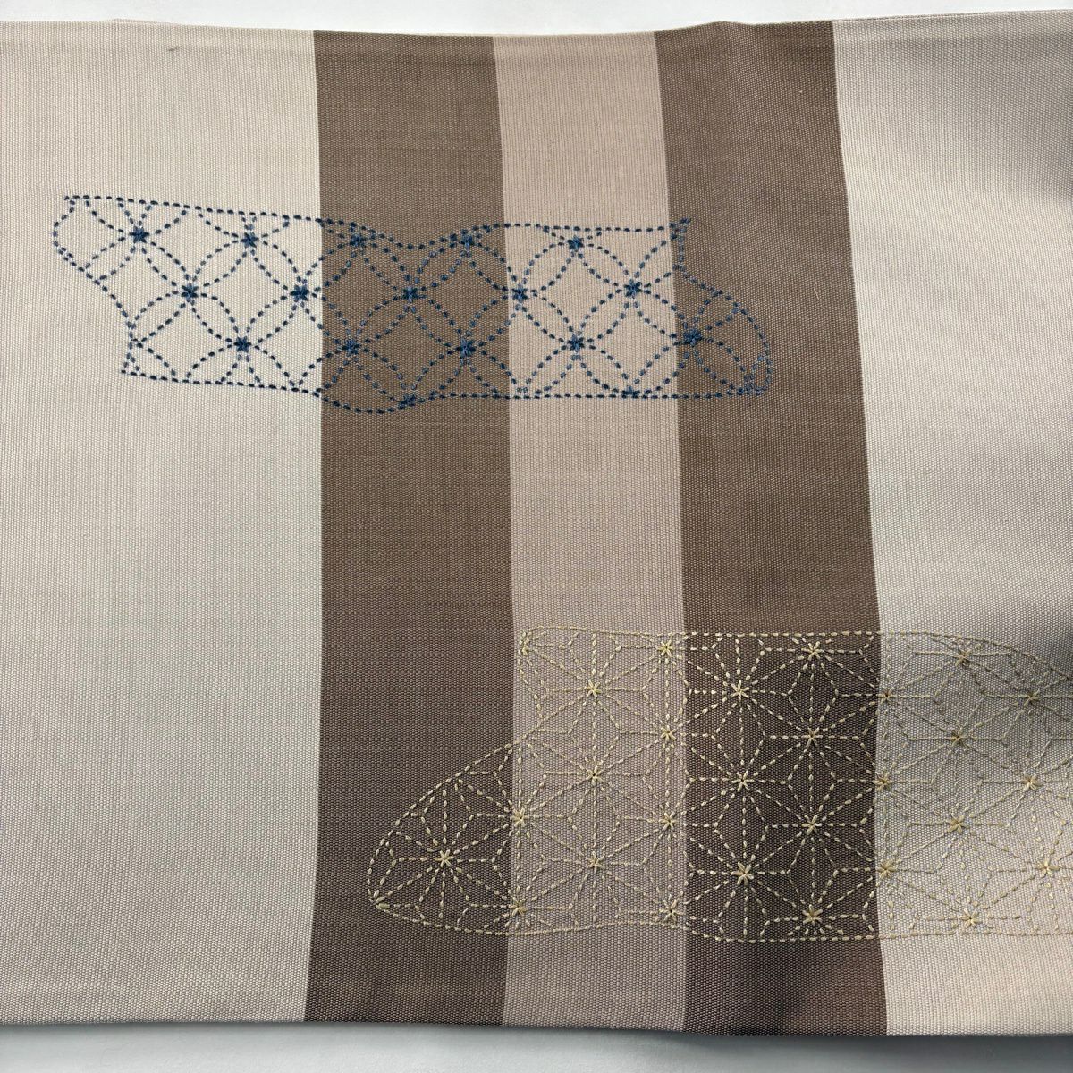 【美品】 袋帶 秀品級 七寶紋 麻葉 刺繡 薄茶 純蠶絲 お太鼓柄