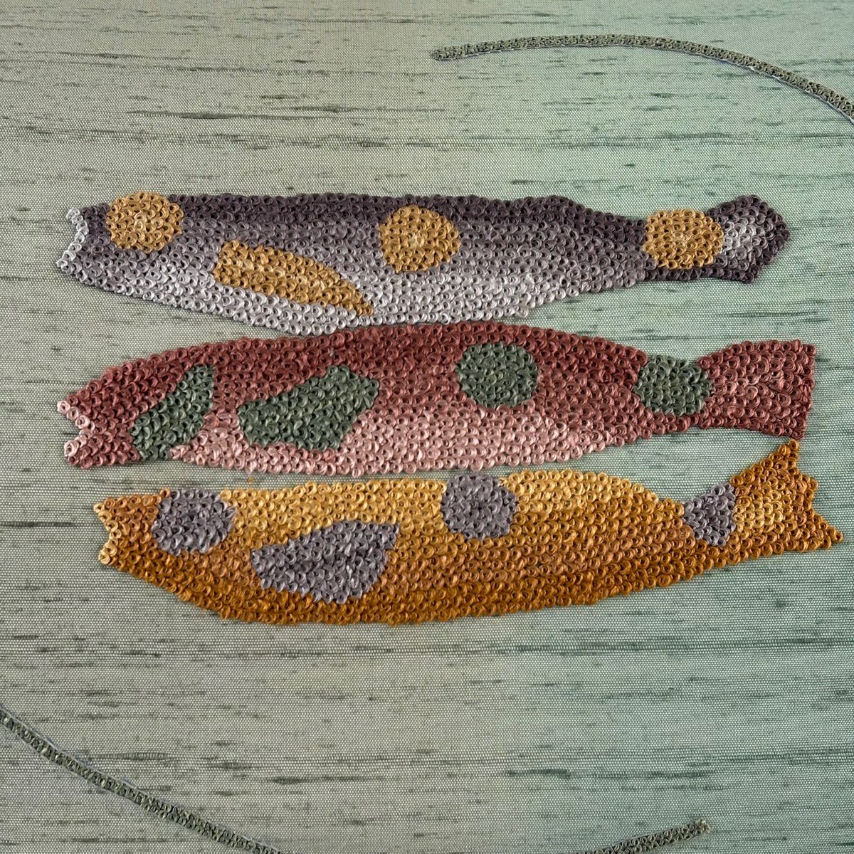 【美品】 名古屋帶 秀品級 紬織織 魚 相良刺繡 灰綠 純蠶絲