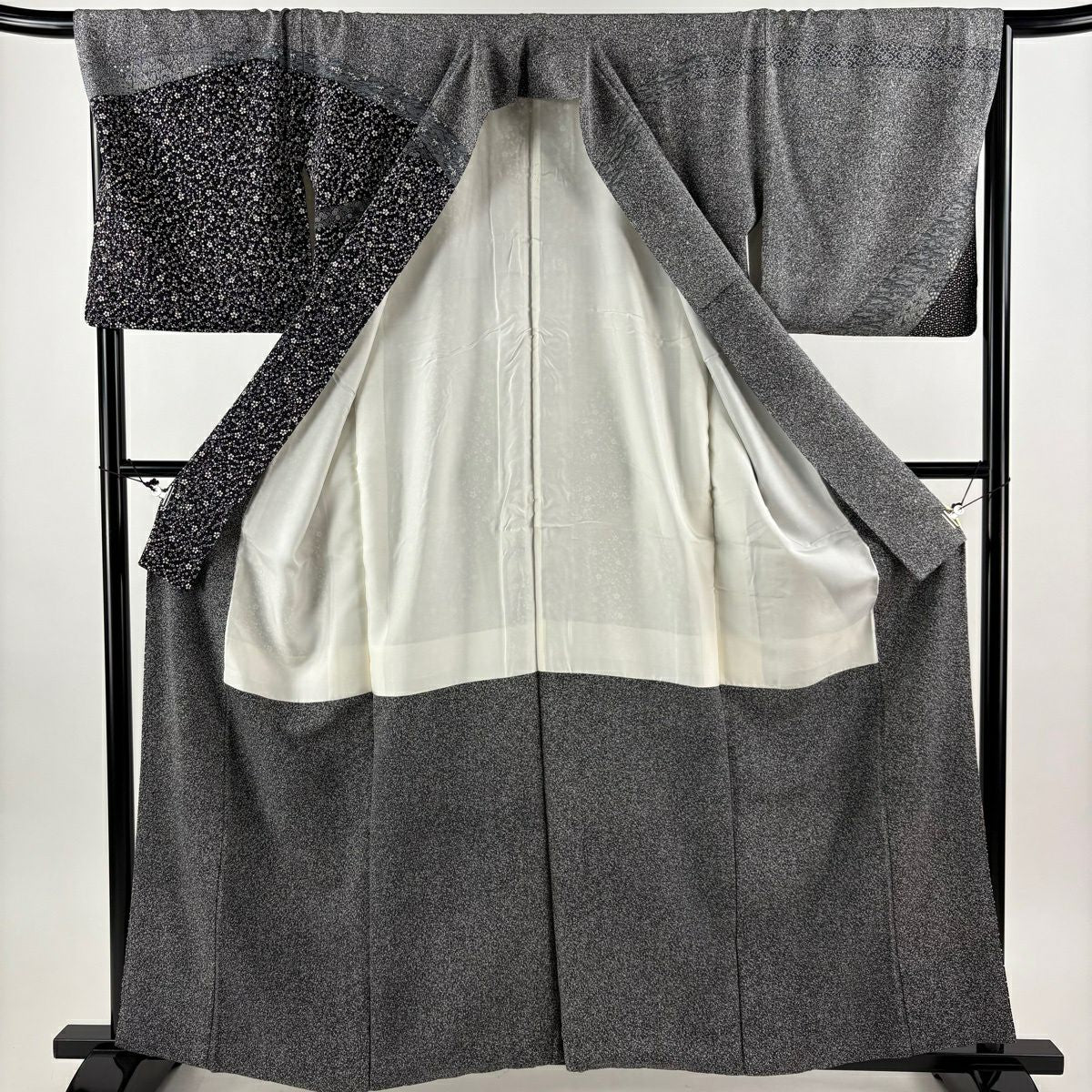 【美品】訪問服 身長160.5cm 袖長66cm M 雙層 落款あり 草花紋紋 七寶紋 黑灰 純蠶絲 秀品級