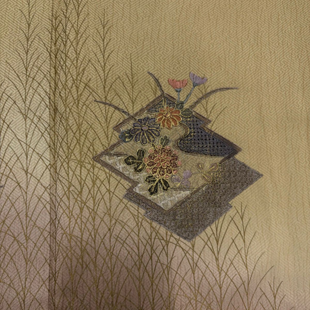 【美品】訪問服 身長158cm 袖長64cm M 雙層 草花紋紋 松樹川菱 刺繡 金彩裝飾 淺茶 純蠶絲 秀品級