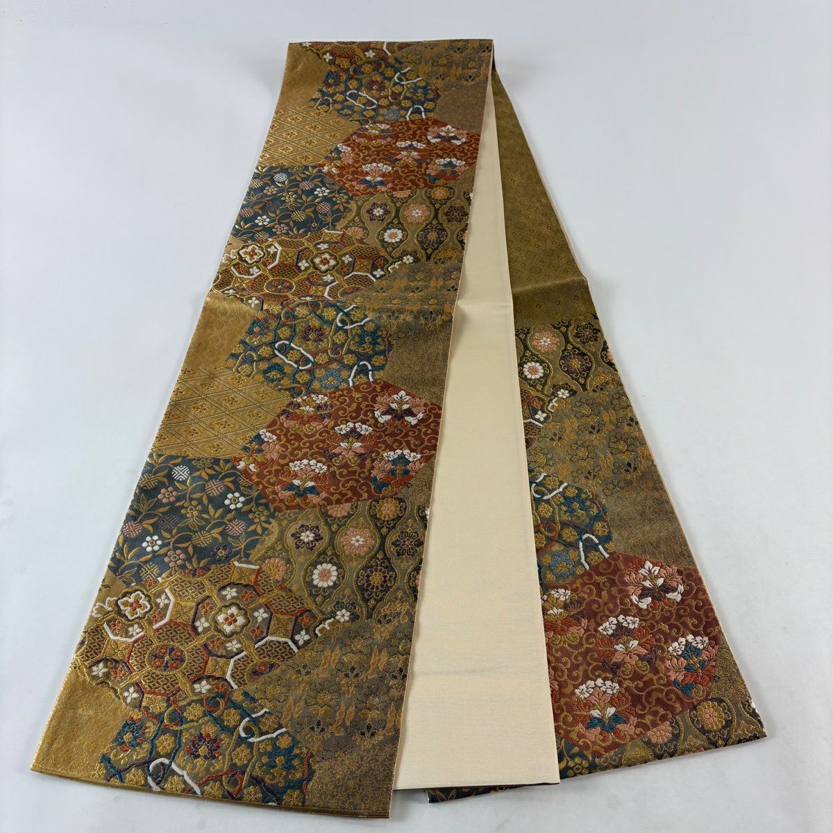 【美品】 袋帶 秀品級 草花紋紋 笹蔓 金絲 金金箔 金色 六通 純蠶絲