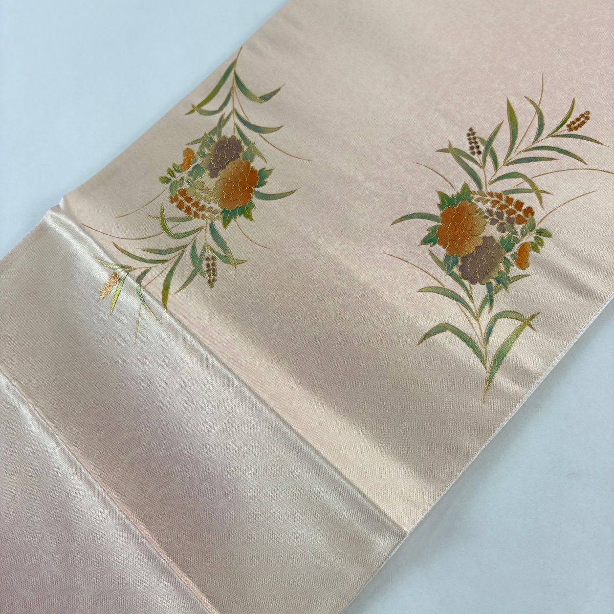 【美品】 袋帶 秀品級 草花紋紋 螺鈿 金銀彩 淡粉色 六通 純蠶絲