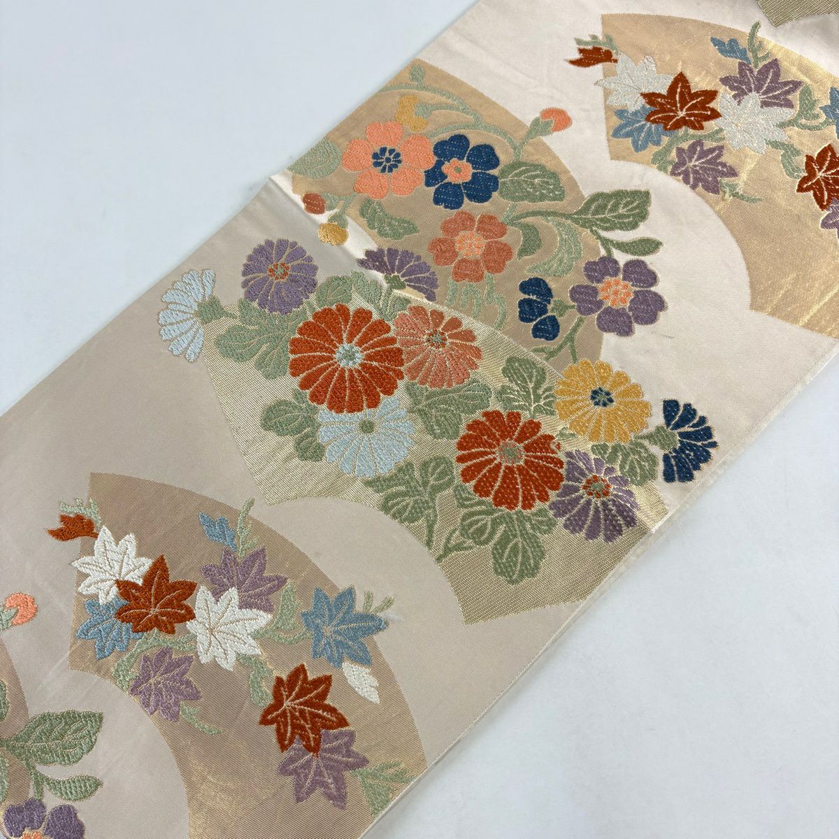 袋帶 秀品級 川島織物 落款あり 關西仕立 雙層 扇子面 草花紋刺繡 金金箔 奶油 六通 純蠶絲