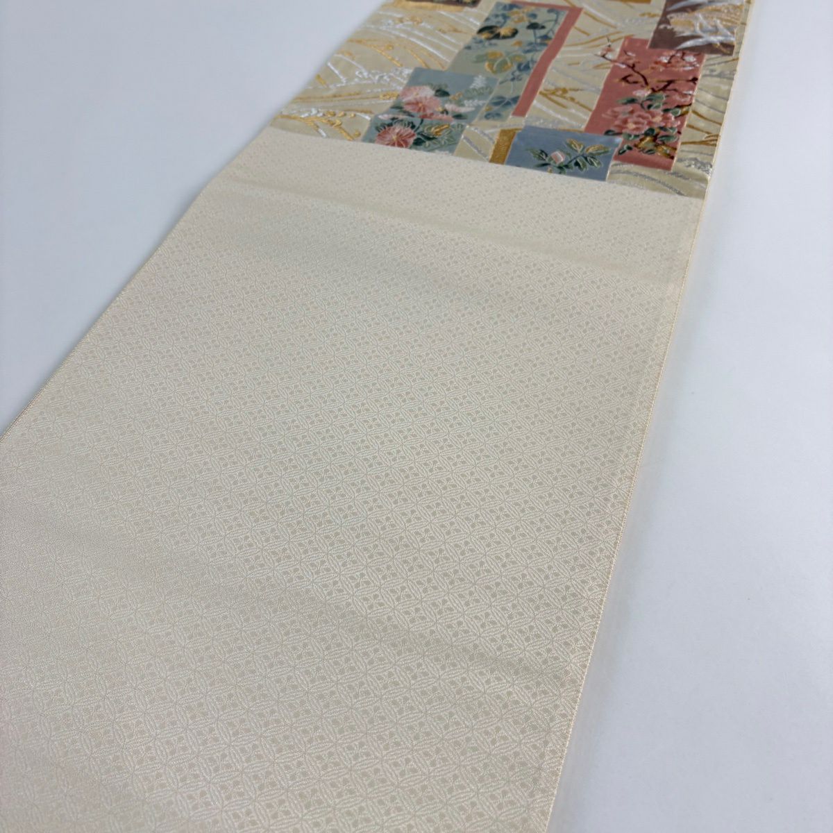 【美品】 袋帶 秀品級 花鳥四季短冊圖 波頭 刺繡 金銀糸 米色 六通 純蠶絲