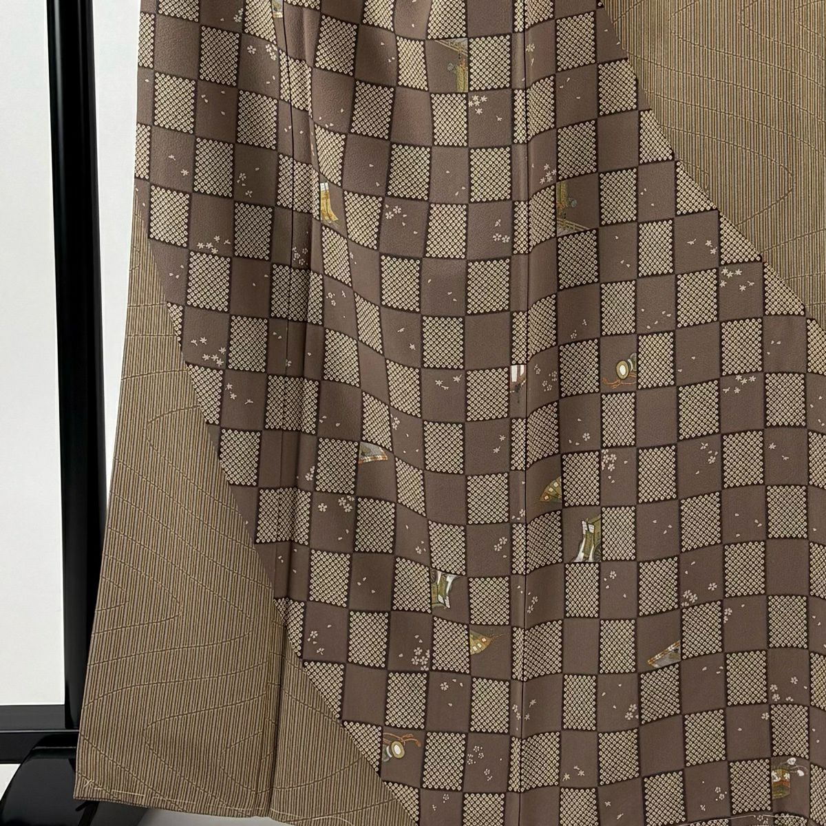 【美品】訪問服 身長165cm 袖長68cm L 雙層 落款 市松樹 縞 金銀彩 灰茶 純蠶絲 秀品級