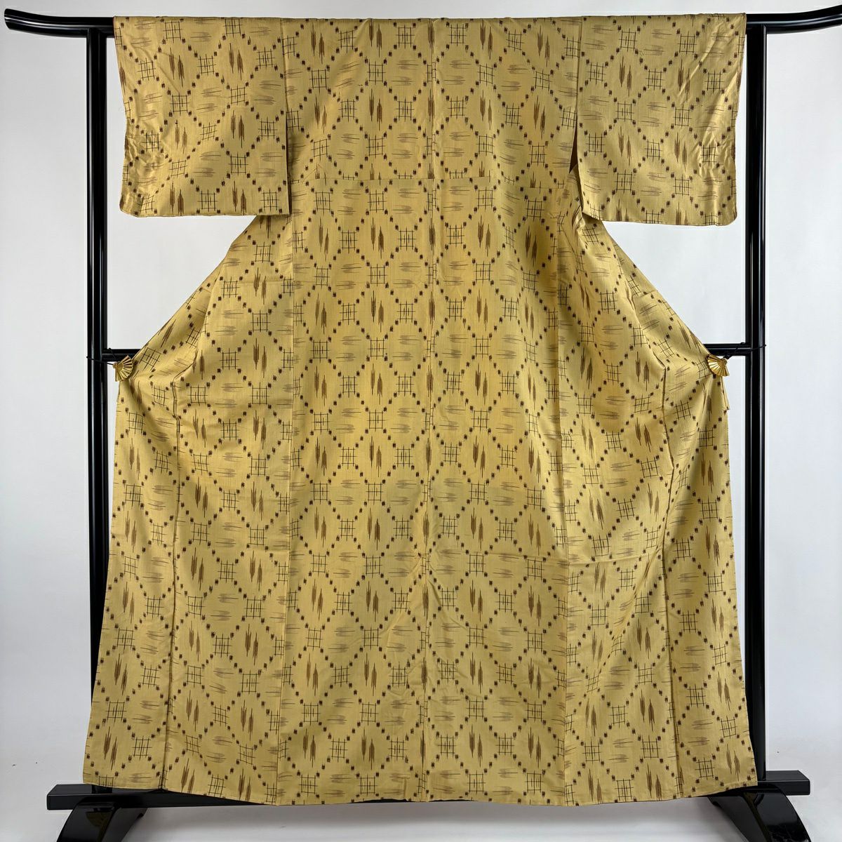 【美品】 紬織 身長162cm 袖長62cm S 雙層 落款あり 十字絣 燕 薄黃 純蠶絲 秀品級