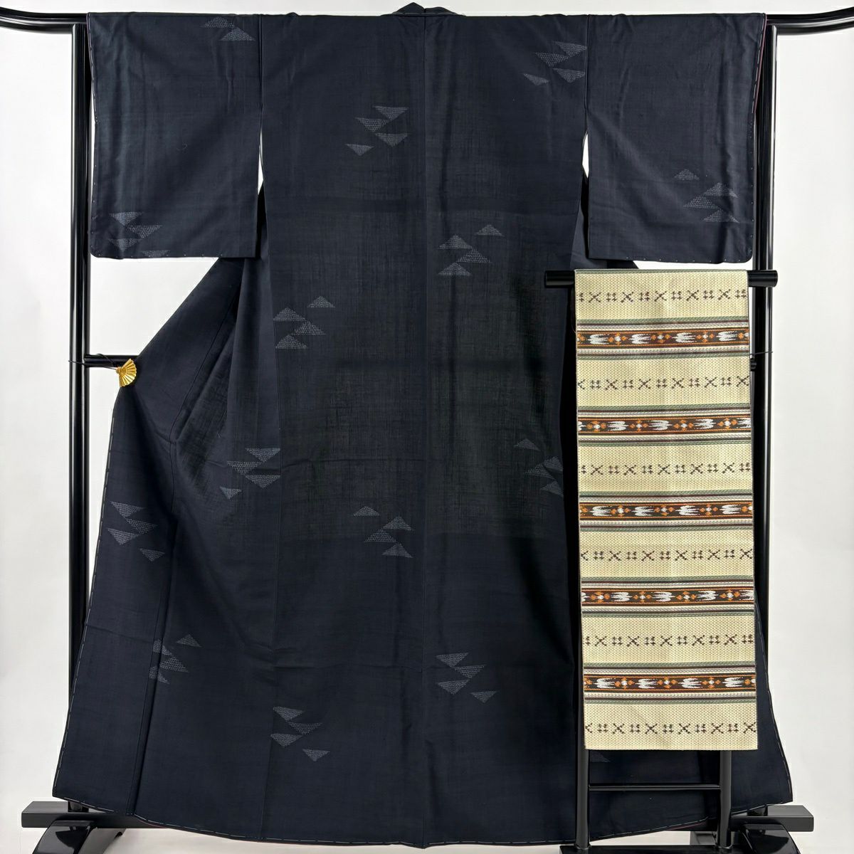 【美品】結城紬織 身長162cm 袖長64cm M 雙層 纖維女 名古屋帶套裝 大和 證書附帶 鱗 龜甲絣 深藍 純蠶絲 優品級